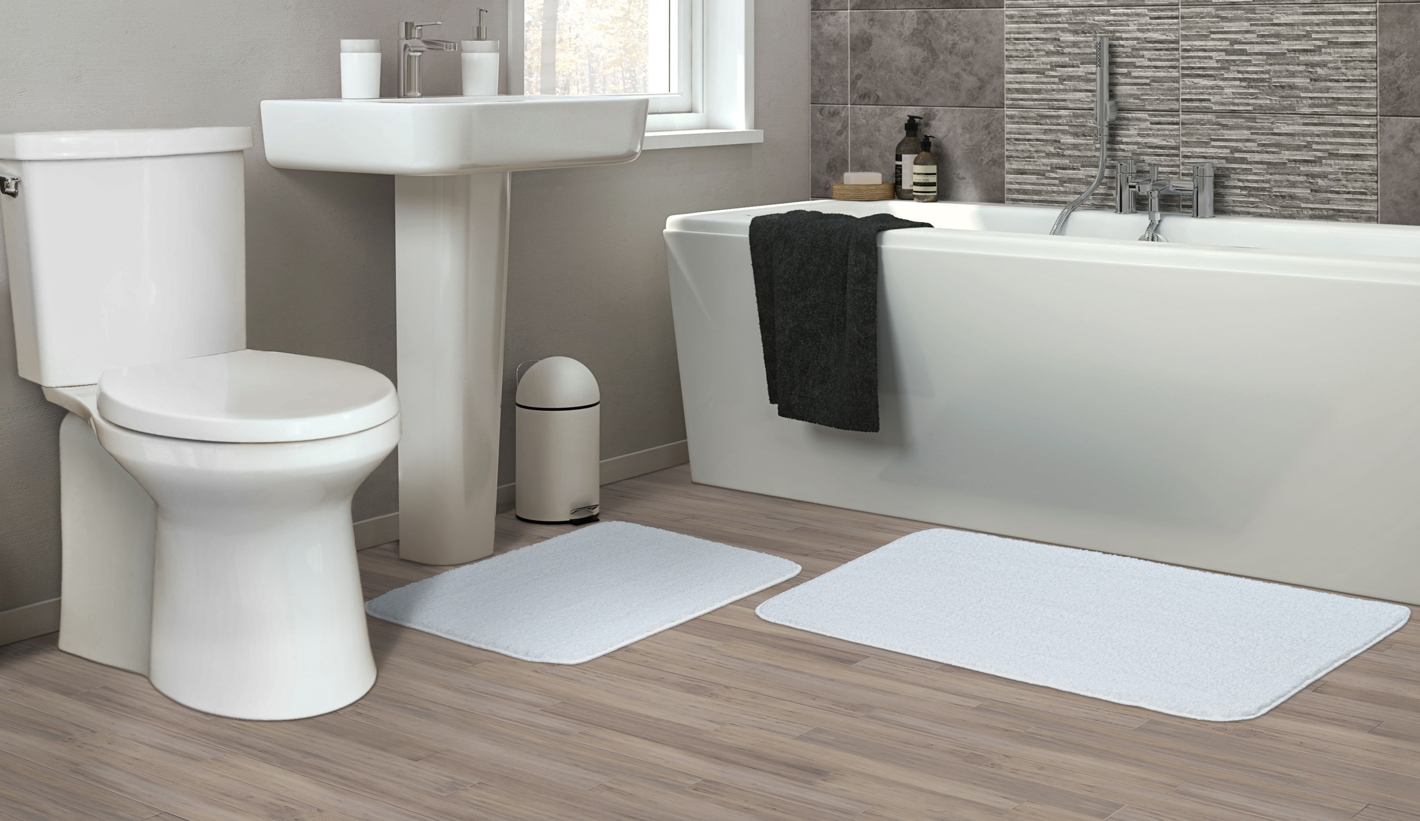 Garland Rug BA360W2P4321 Gramercy 20-in x 34-in White Polypropylene Bath mat set
