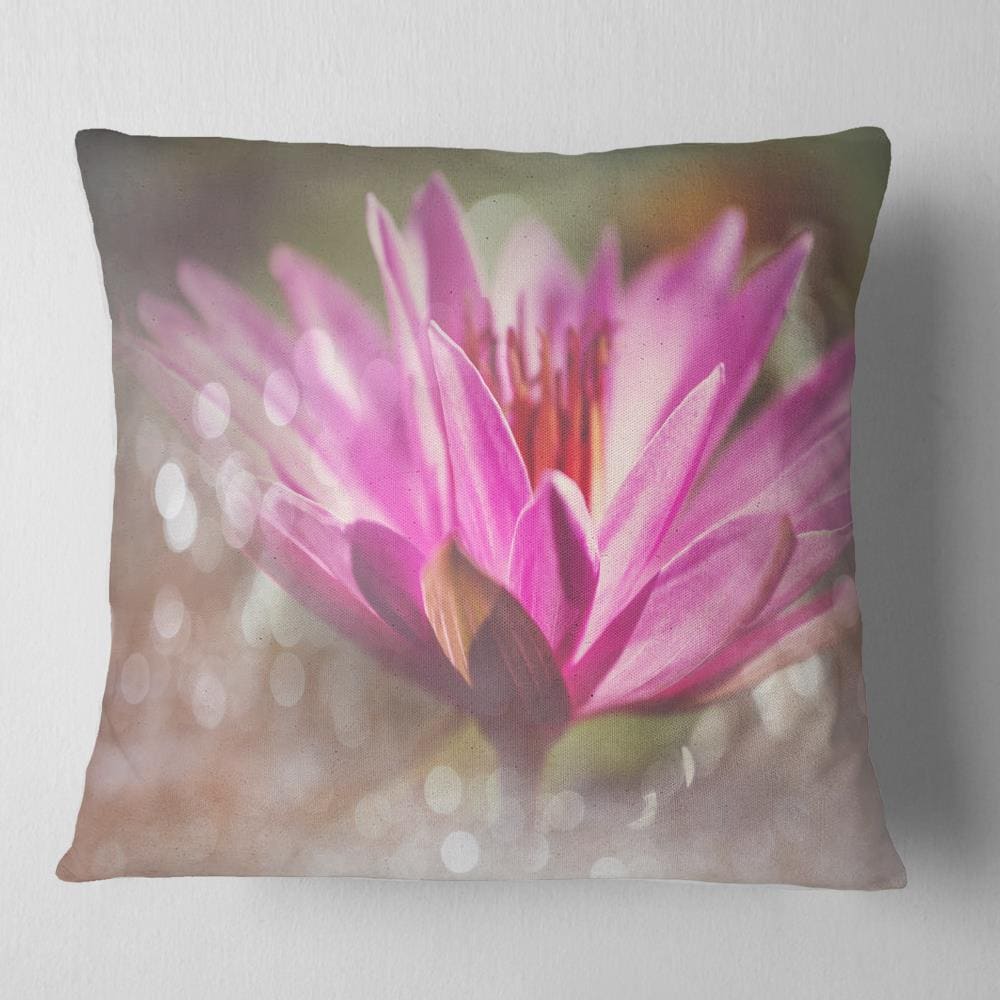 Designart CU12422-18-18 18-in x 18-in Pink Indoor Decorative Pillow