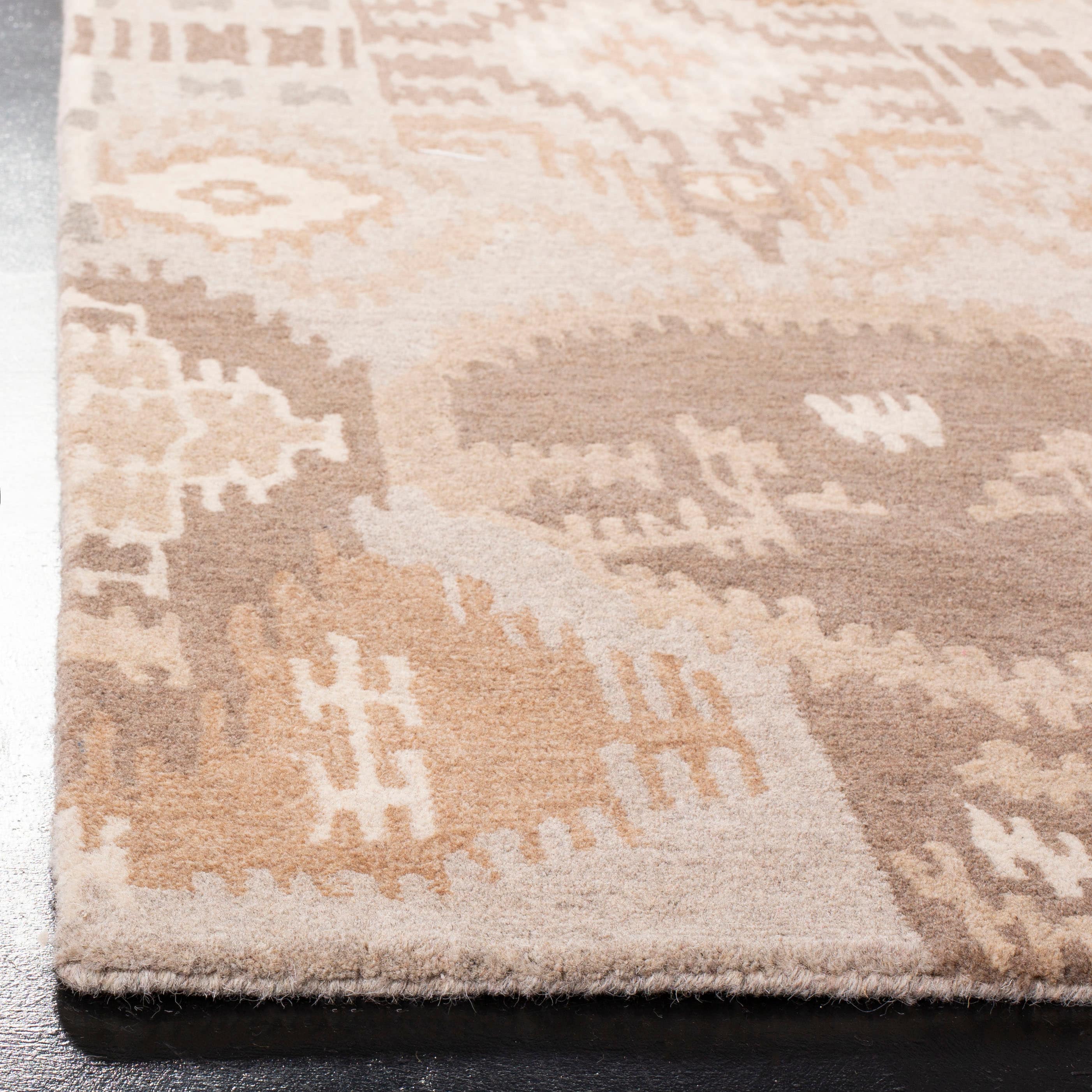Safavieh 2'6" x 4' Multicolor Wool Hand-Tufted Area Rug