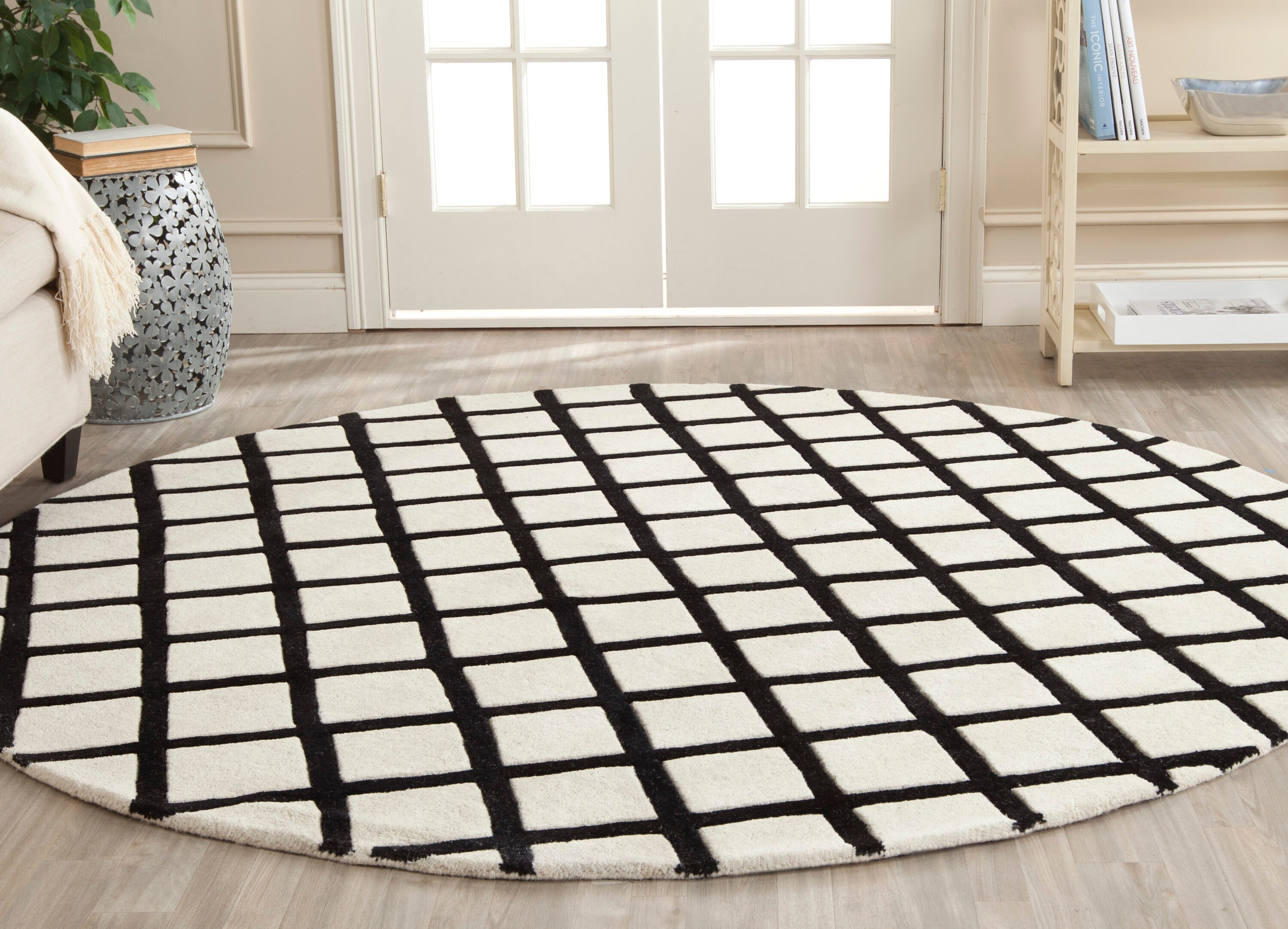  Cht718 Ivory/Black Contemporary 7ft x 7ft Round Rug