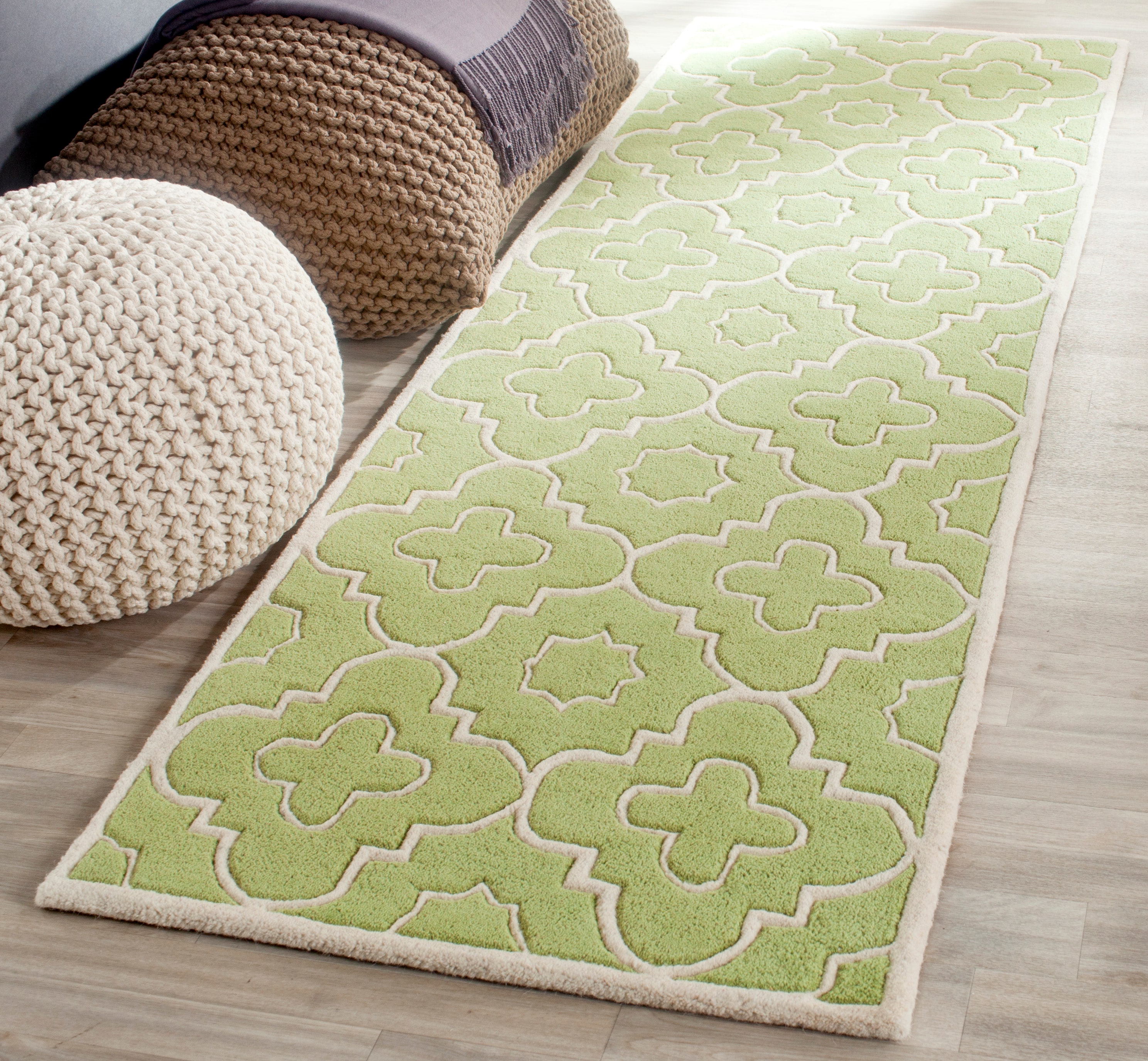  Chatham 750 Green/Ivory Contemporary 2ft-3in x 7ft Runner Rug