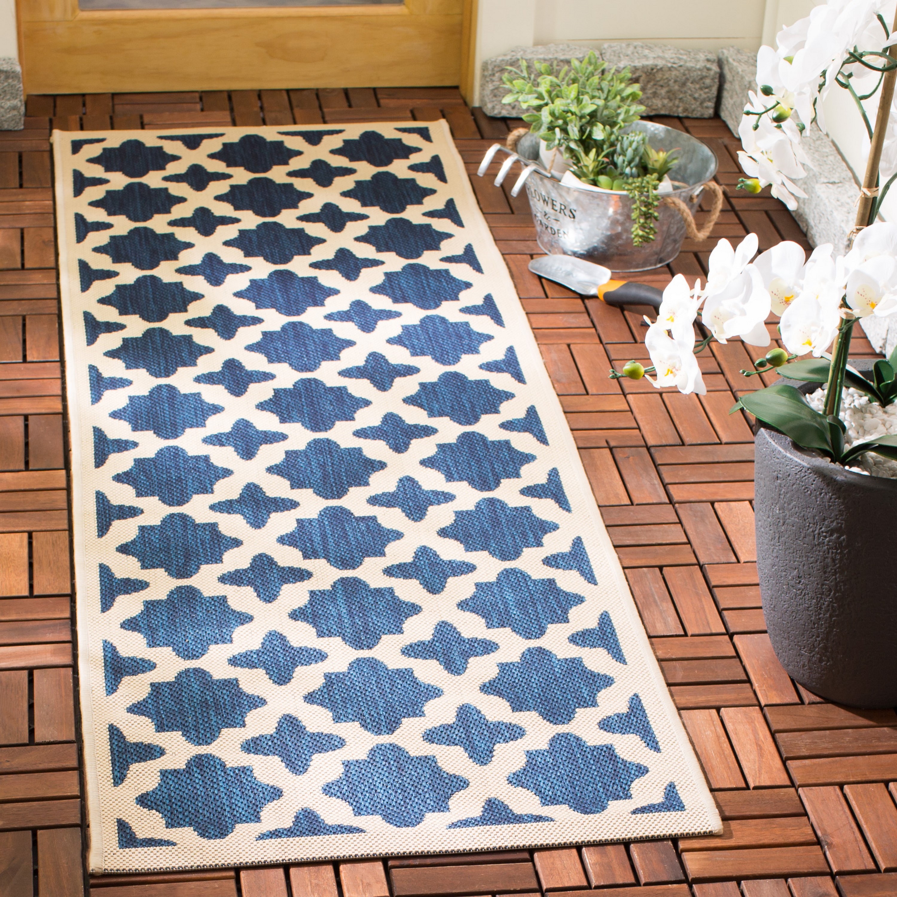 Safavieh CY6913-268-210 Courtyard Hawi 2 x 10 (ft) Loomed Polypropylene Navy/Beige Rectangular Indoor/Outdoor Abstract Runner rug