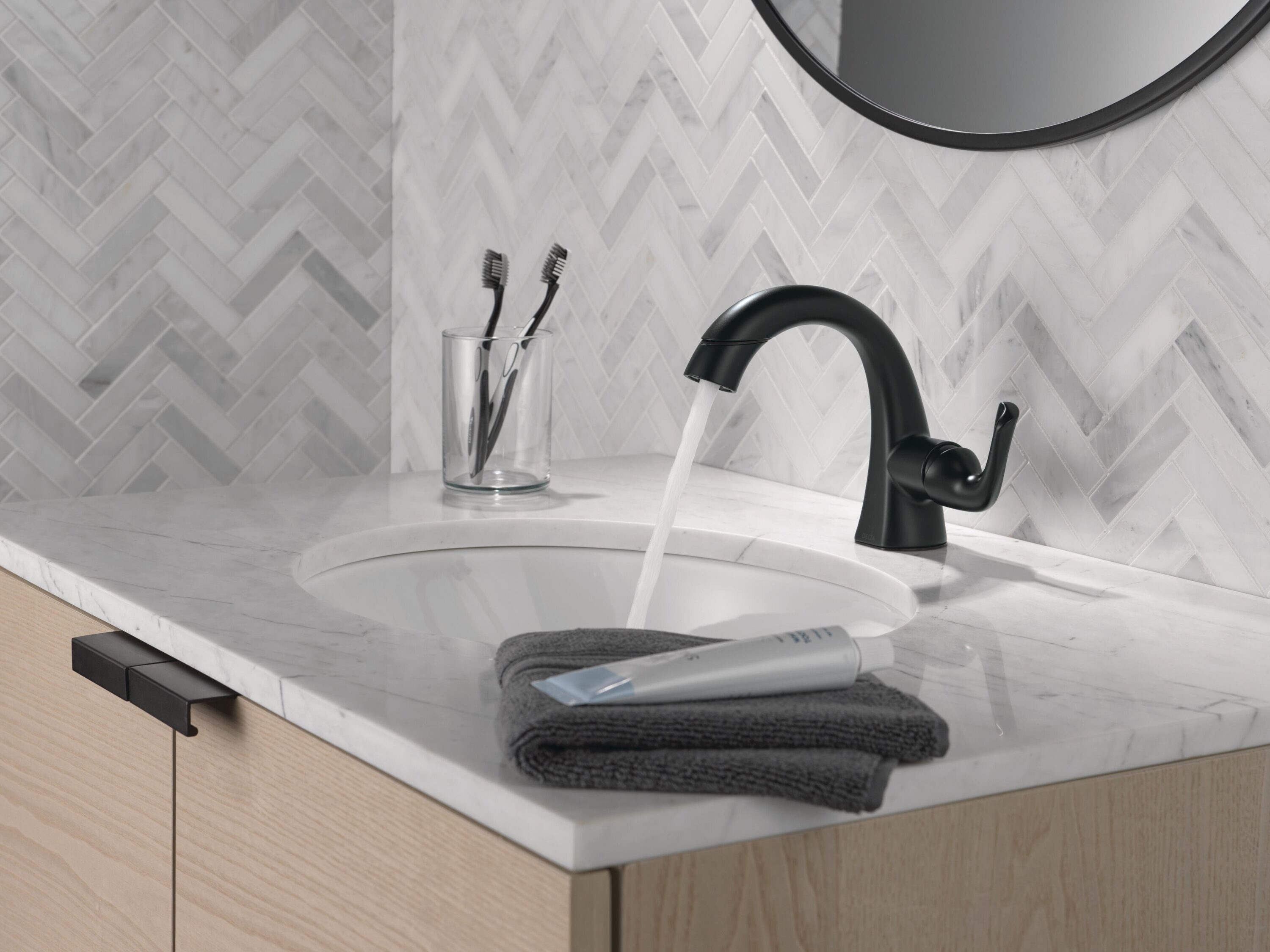Delta 15840LF-BLPD Lavatory-Faucets - View #9