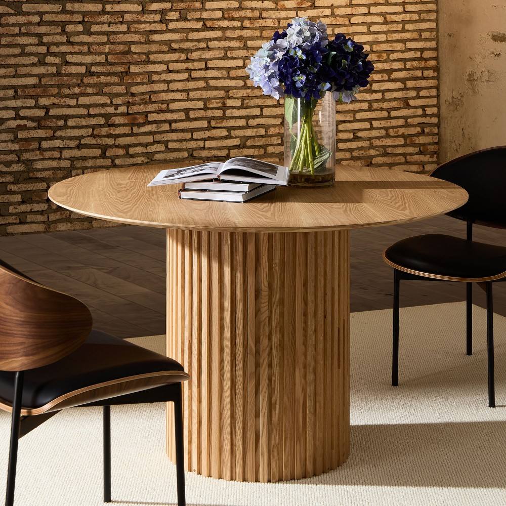 Coolbibila AVA-TABLE-OAK 46 Inch Oak MDF Round Dining Table with Mid Century Modern Slatted Design for Kitchen Dining Room