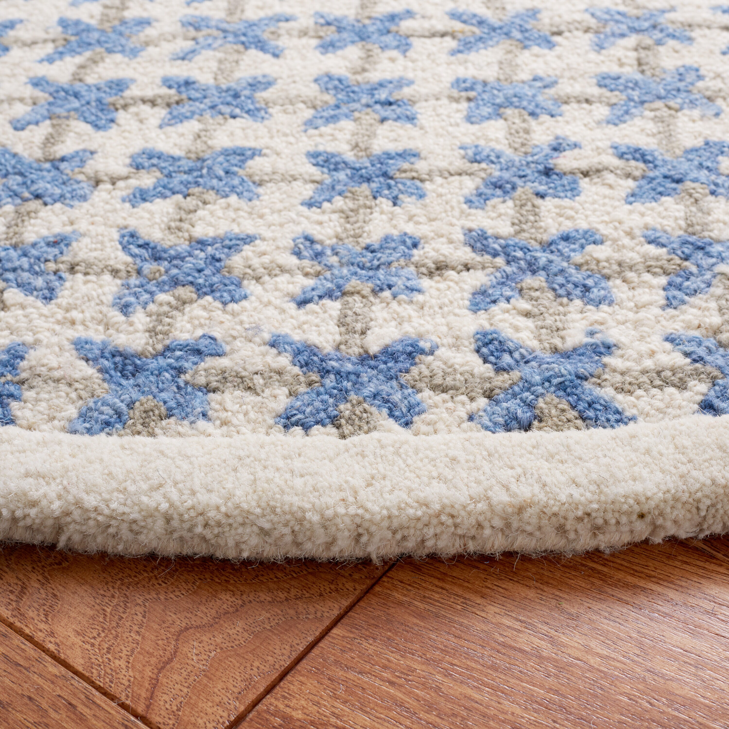 Safavieh NOV106A-4R rugs - View #3