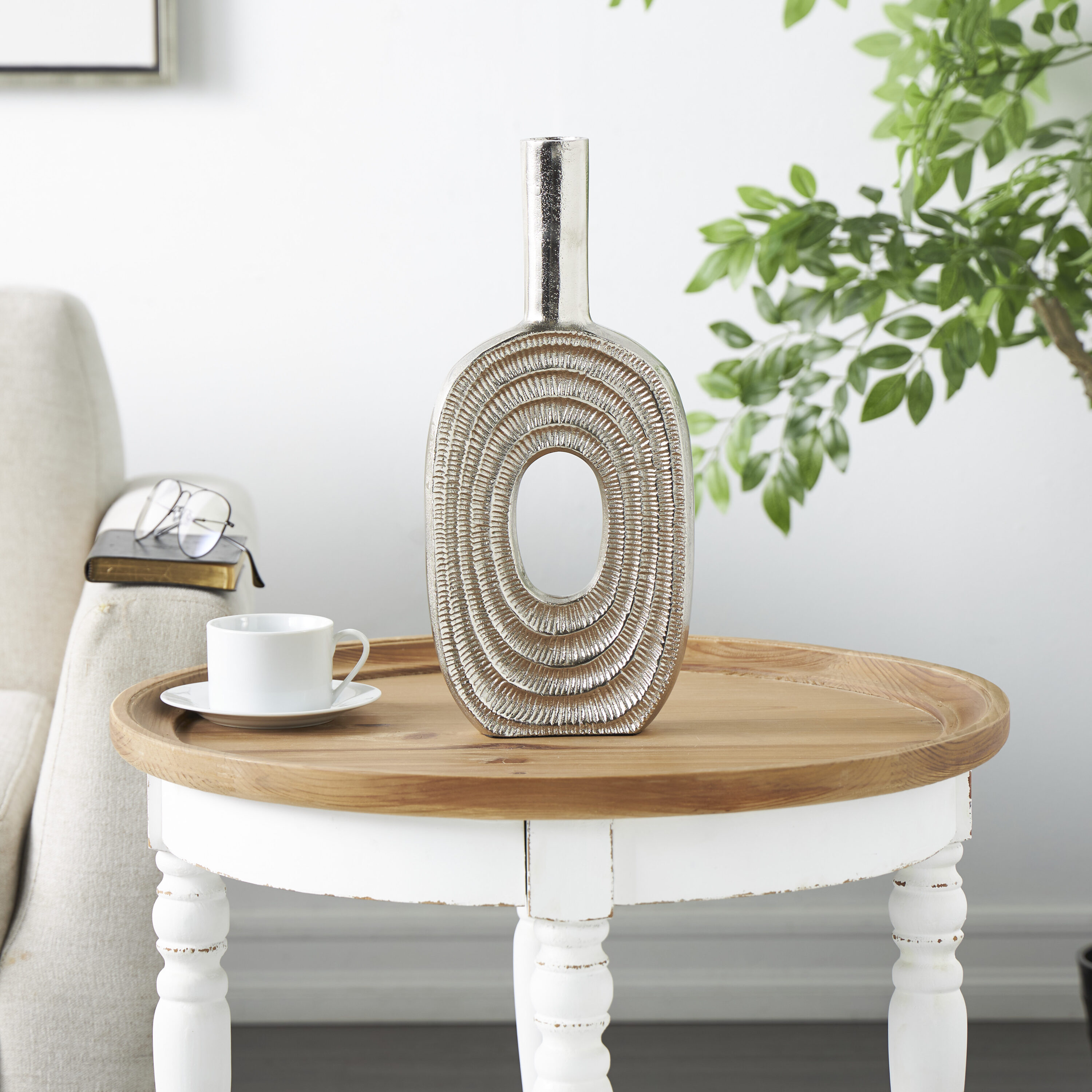 Grayson Lane 822181 Silver Aluminum Modern Vase