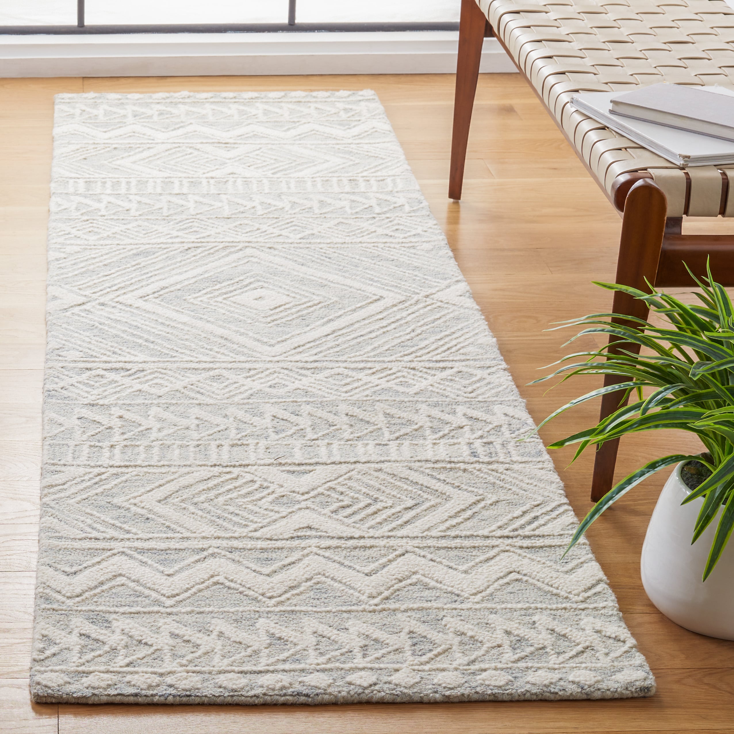 Safavieh MET908F-28 Metro Baiba 2 x 8 (ft) Tufted Wool Light Gray/Ivory Rectangular Indoor Abstract Bohemian/Eclectic Runner rug