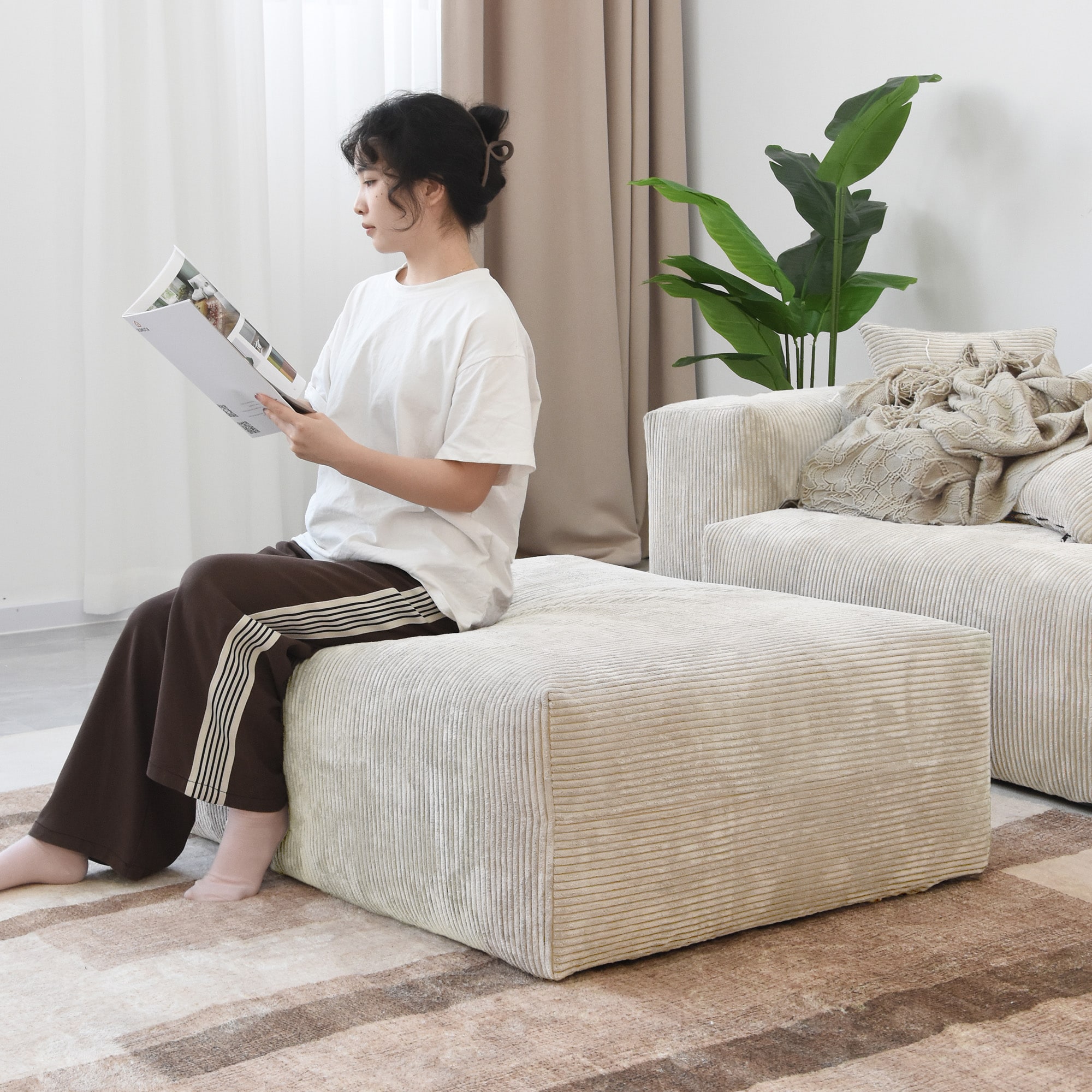 BuotiqHom DH-OT-126BE 51.18-in Casual Beige (Ottoman) Sectional