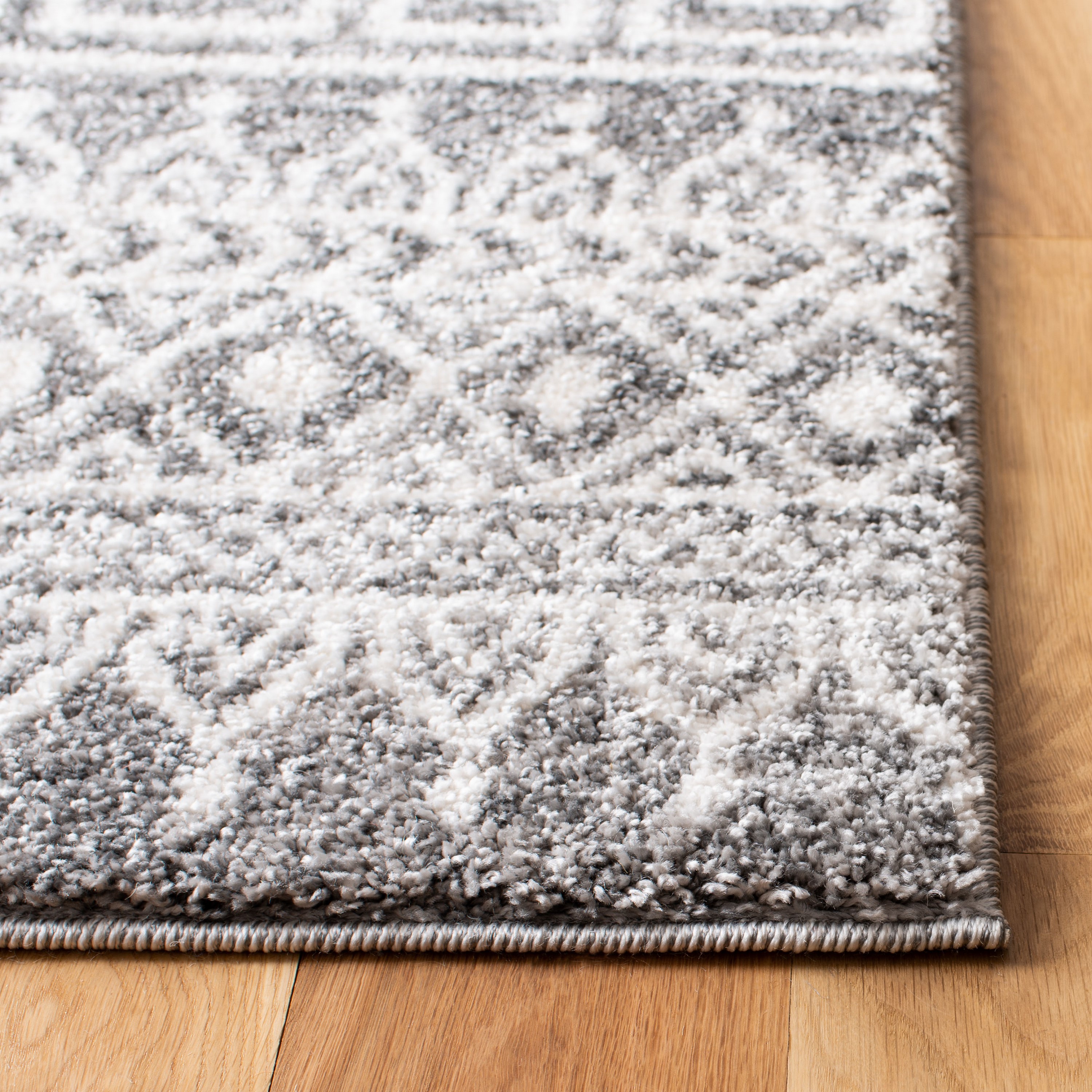Safavieh TUN737Z-4 rugs - View #3