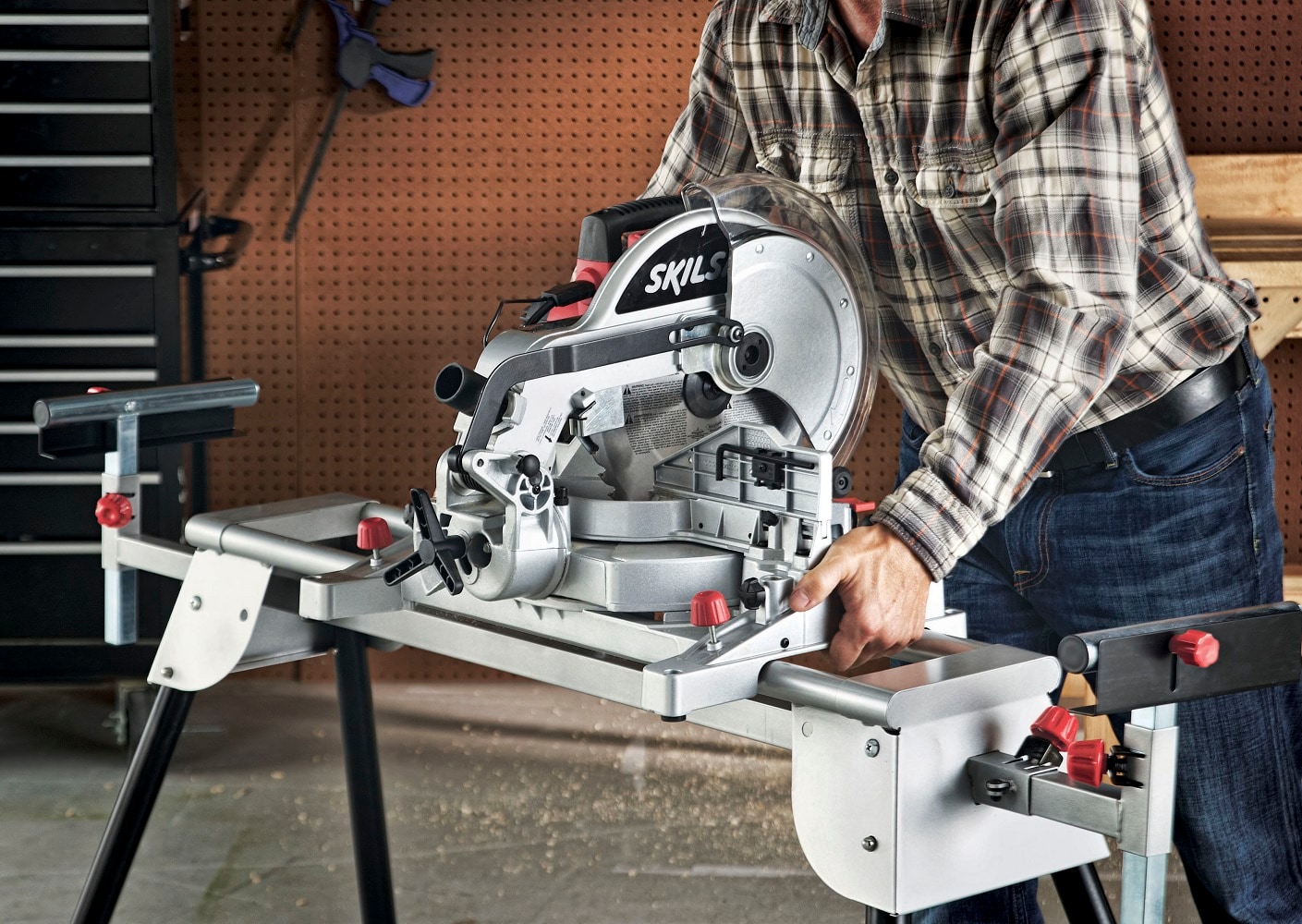 SKIL 12-in 15-Amp Single Bevel Compound Corded Miter Saw with Laser Guide  at