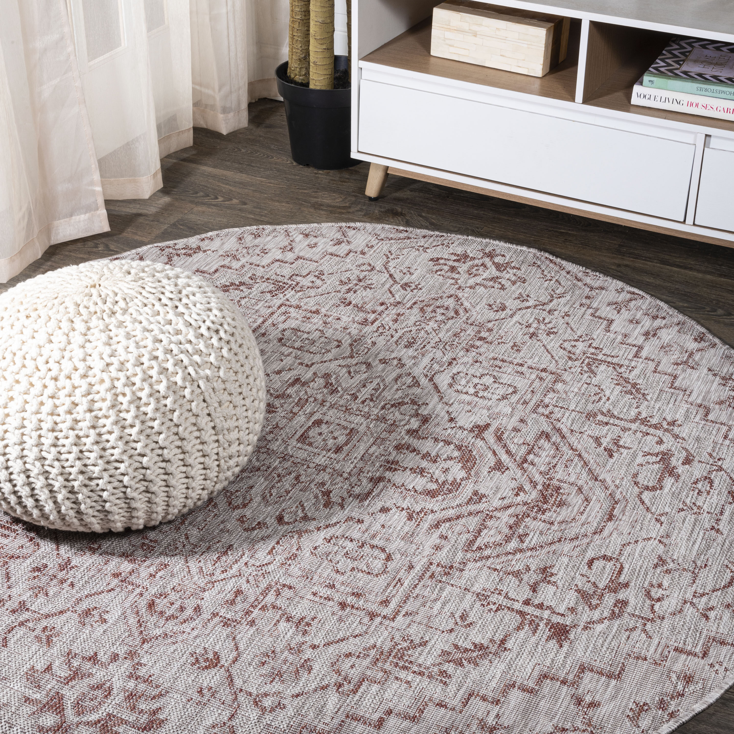 JONATHAN  Y SMB105A-5R Santa Monica Estrella Textured Weave 5 x 5 (ft) Loomed Polypropylene Red/Taupe Round Indoor/Outdoor Distressed/Overdyed Persian Area rug