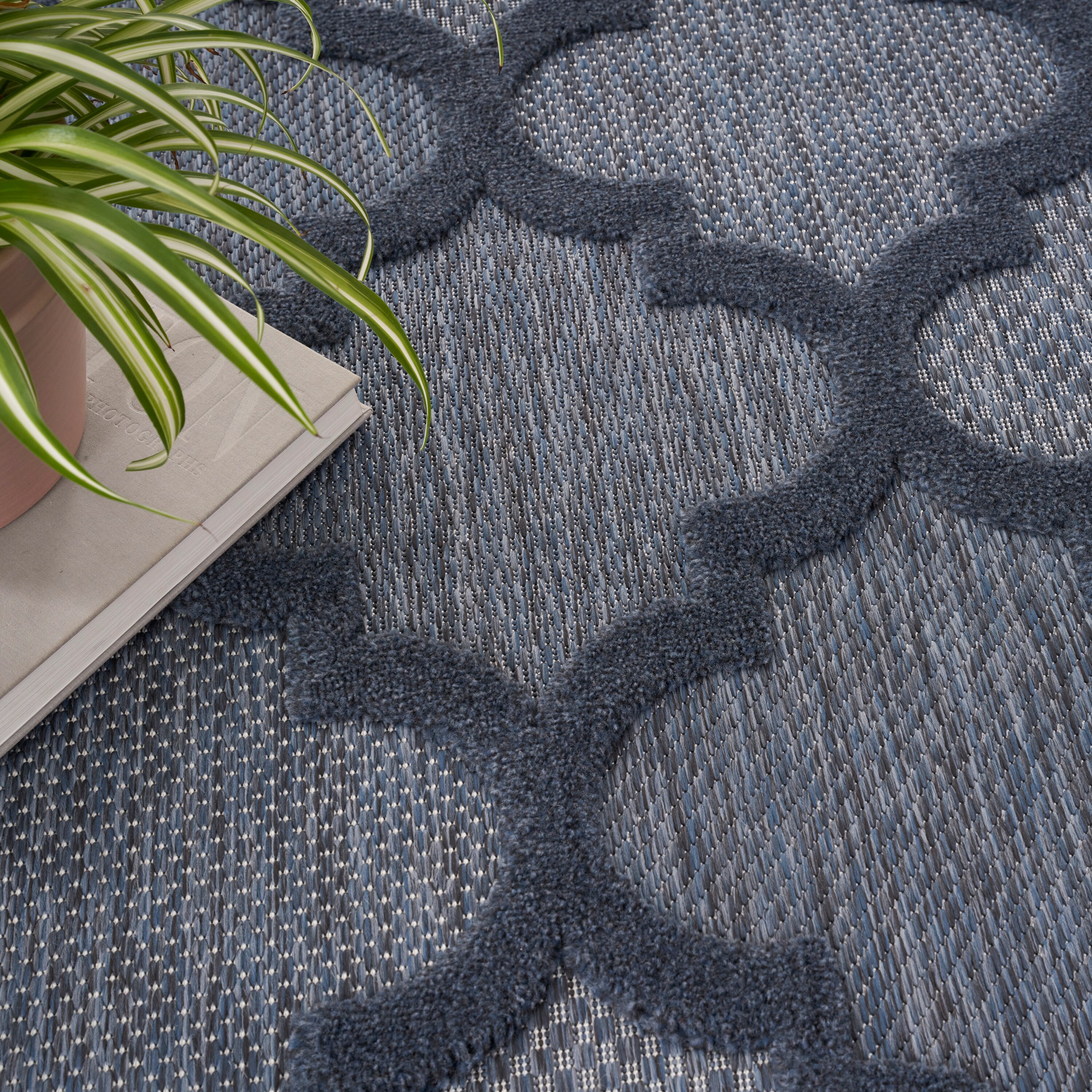 Navy Blue Trellis Synthetic Flat Woven 7' x 10' Area Rug