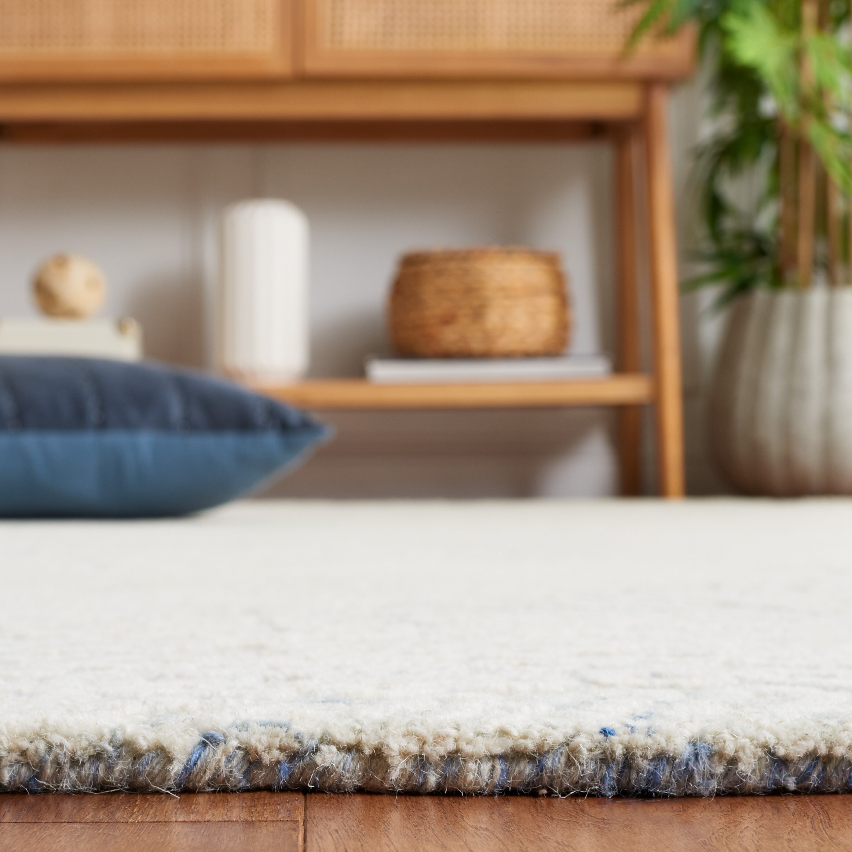 Safavieh EBN105M-4 rugs - View #4