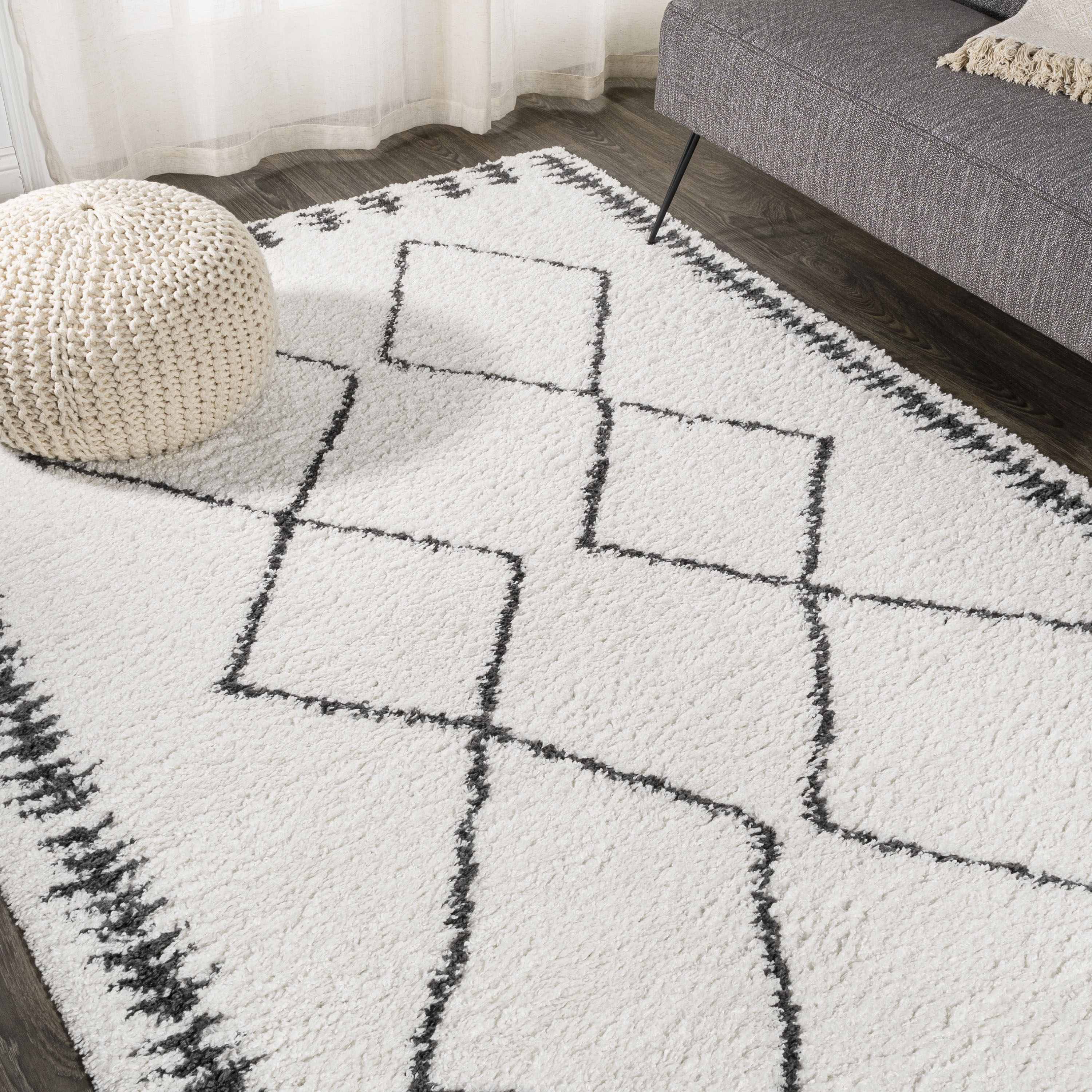 Calvia Reversible Black Diamond Shag Round Rug - 5ft