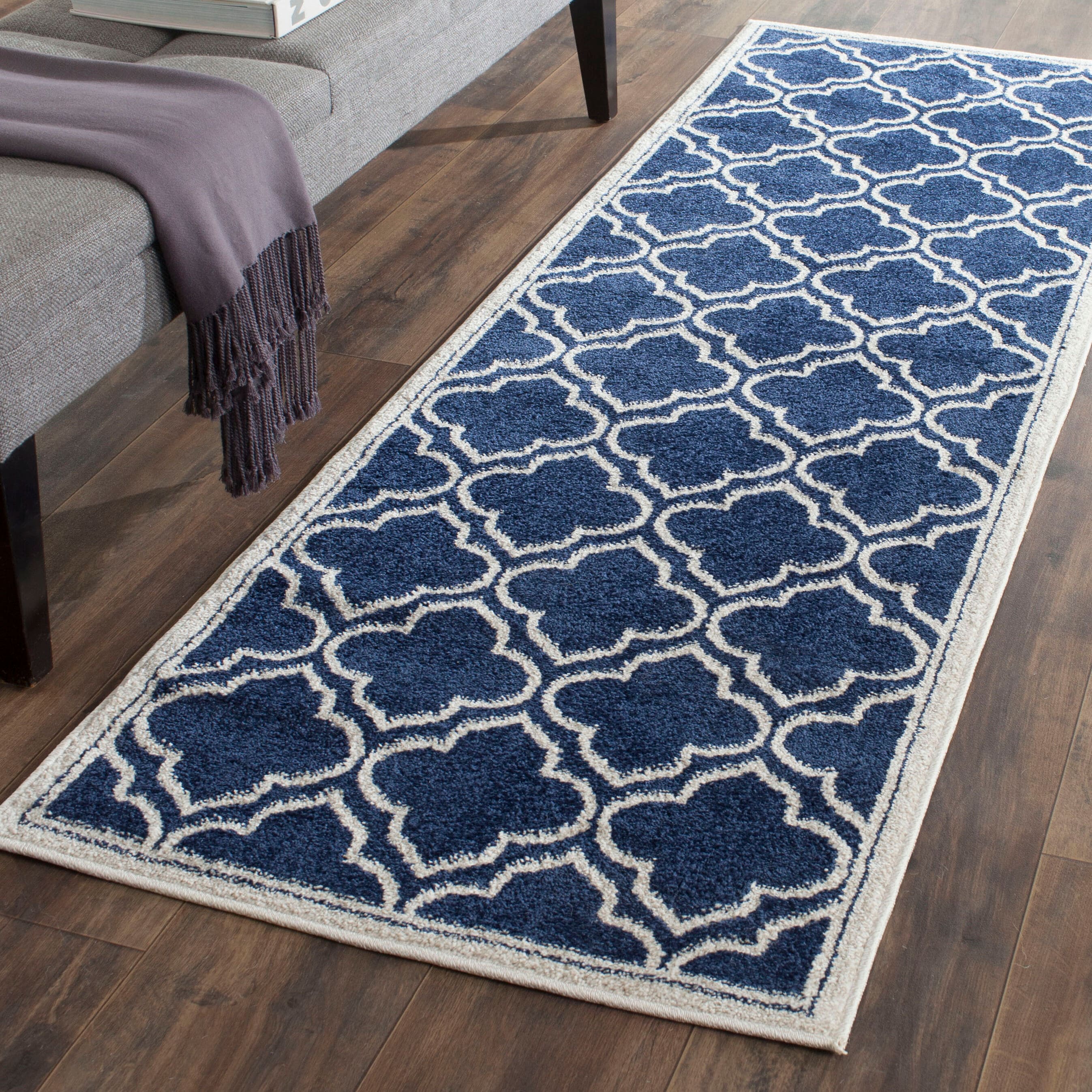 Safavieh AMT412P-213 Amherst Moroccan 2 x 13 (ft) Loomed Synthetic Navy/Ivory Rectangular Indoor Geometric Runner rug