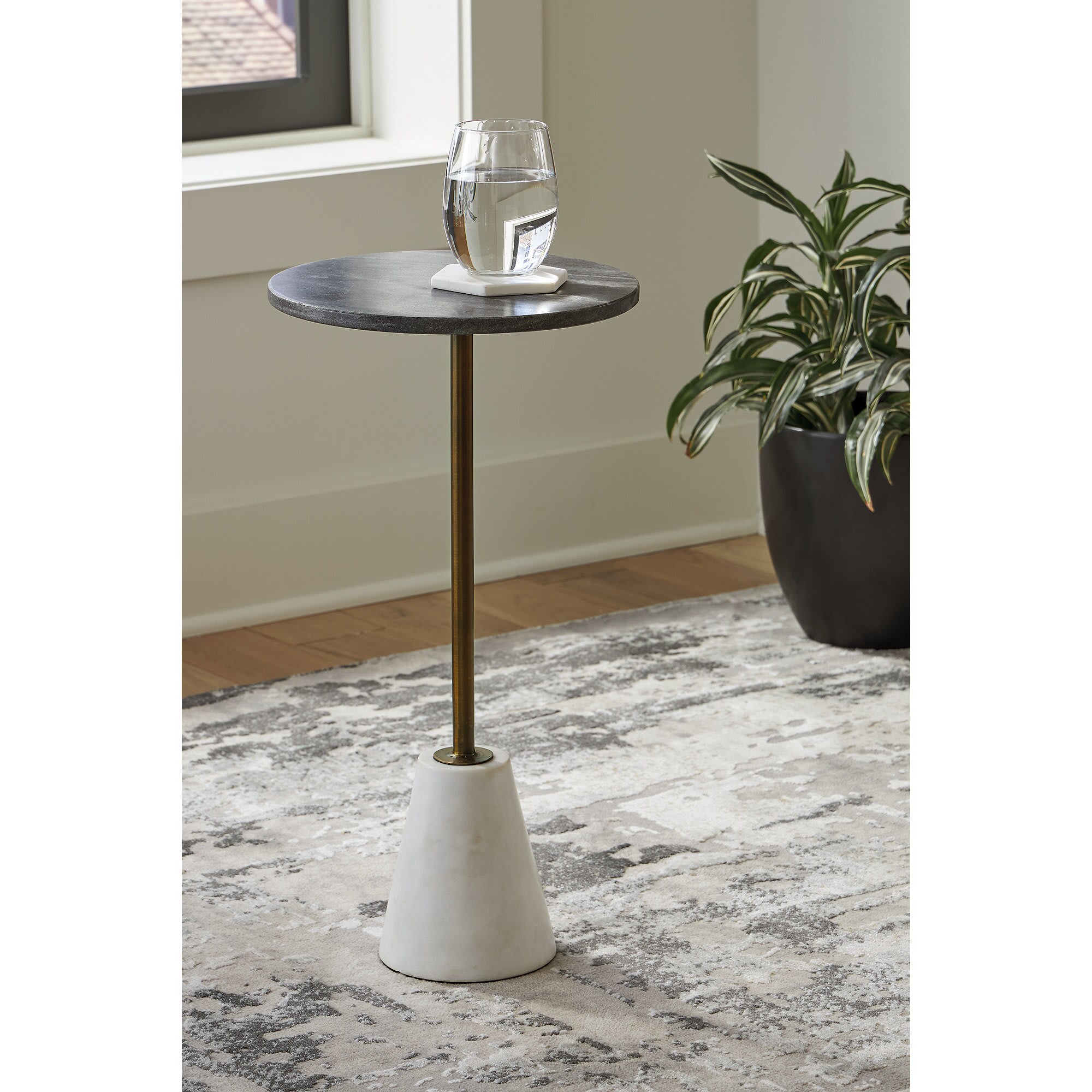 Signature Design by Ashley A4000540 End-Tables - View #2