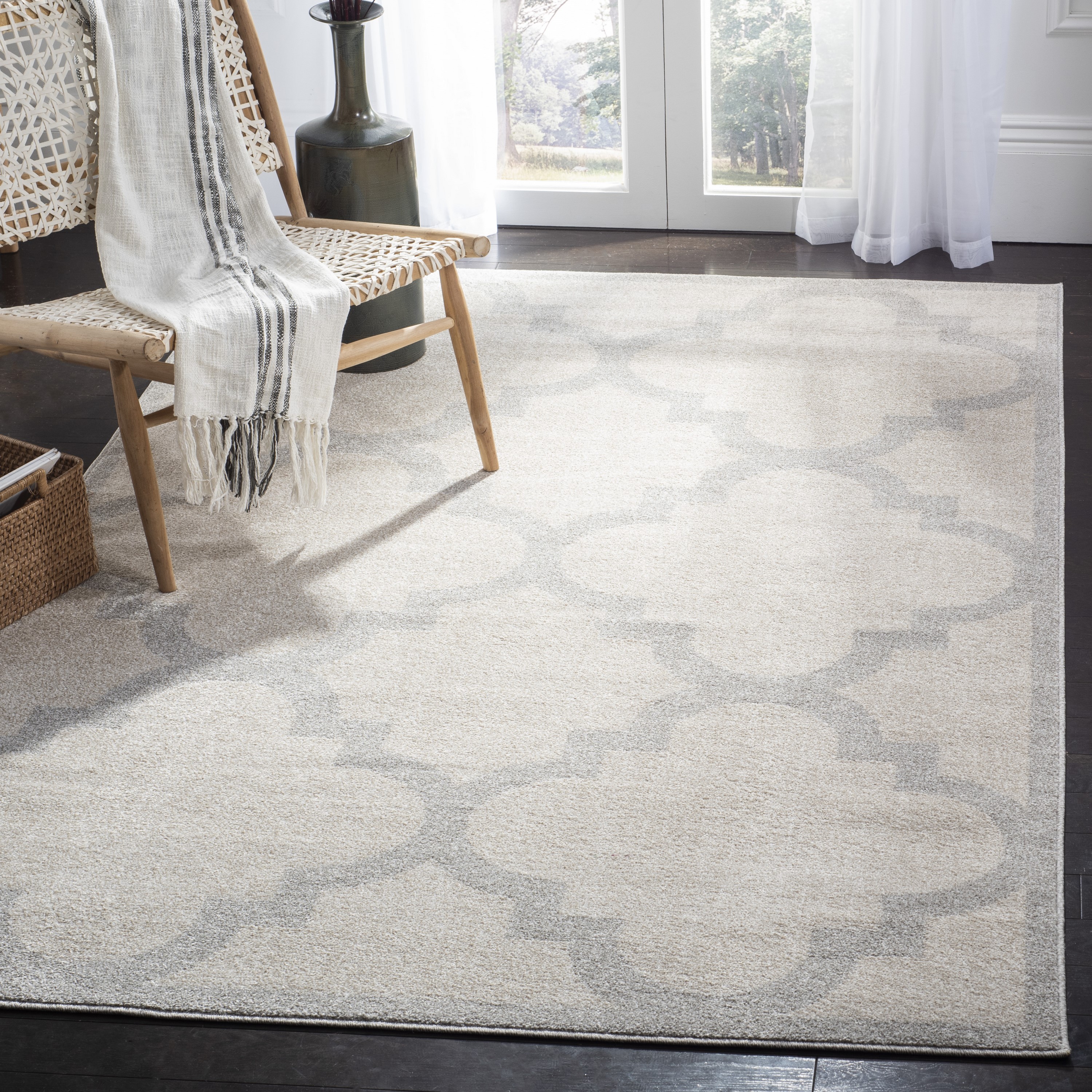 Safavieh AMT423E-3 Amherst Pompey 3 x 5 (ft) Loomed Synthetic Beige/Light Gray Rectangular Indoor/Outdoor Trellis Throw rug