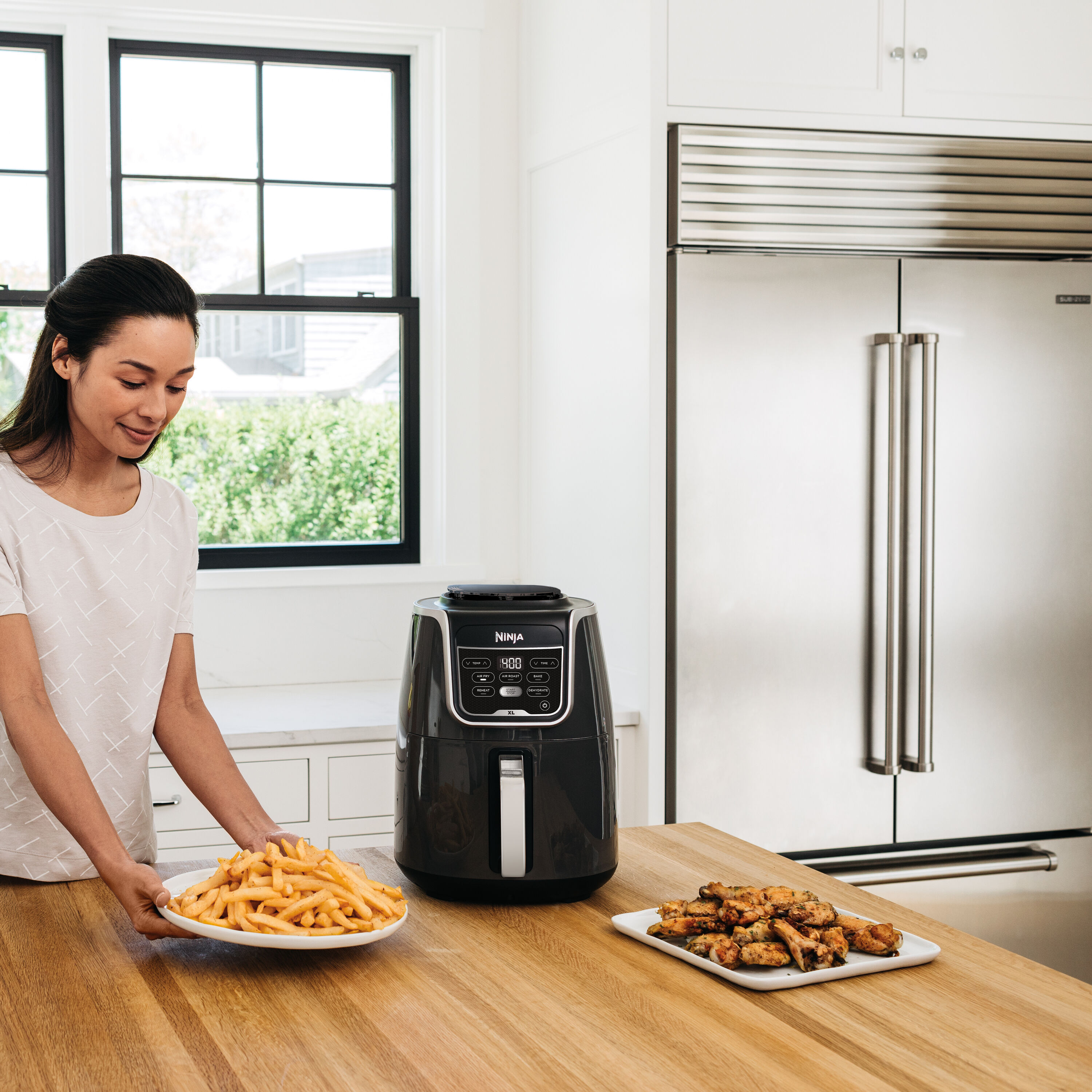  Ninja DZ071 Foodi 6-in-1 DualZone FlexBasket Air Fryer with 7-QT  MegaZone & Basket Divider, Large Proteins & Full Meals, Smart Finish Cook 2  Foods 2 Ways, Large Capacity, Air Fry, Bake