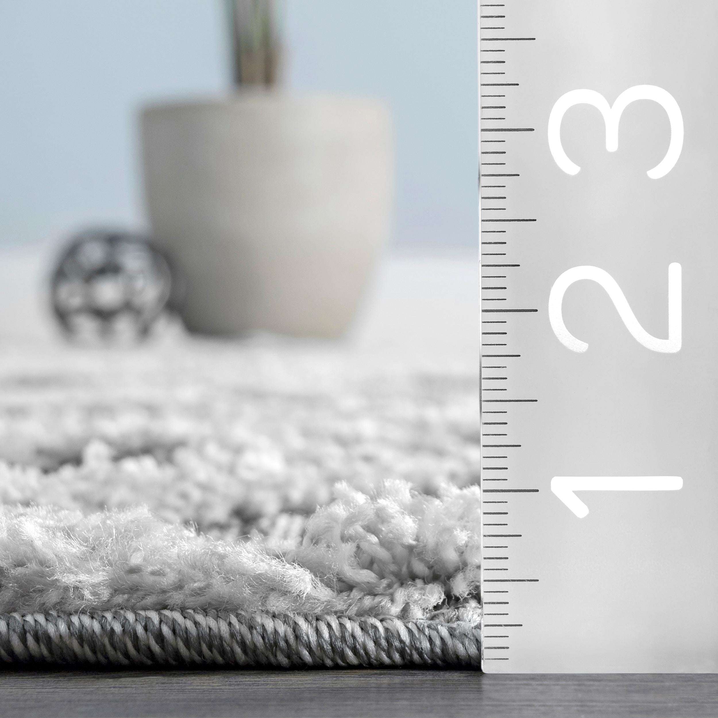 Gray Rectangular Synthetic Trellis Area Rug, 5' x 8'
