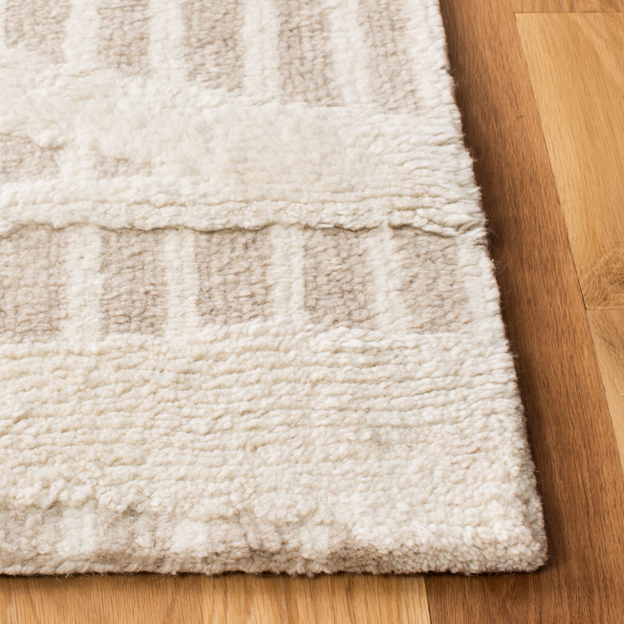 Safavieh MAN159B-8 rugs - View #5