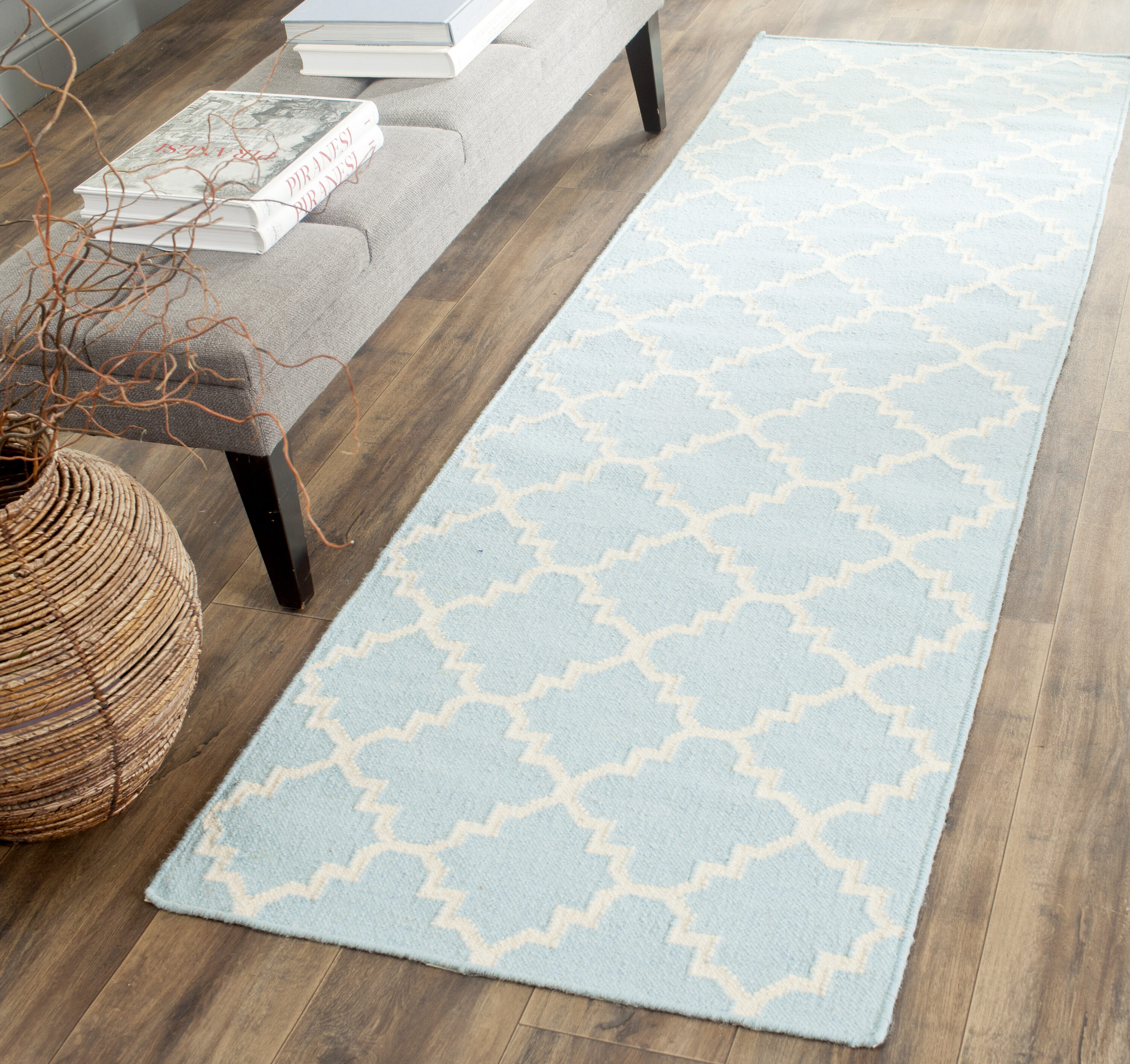 Safavieh DHU554B-28 Dhurries Malina 3 x 8 (ft) Wool Light Blue/Ivory Rectangular Indoor Trellis Coastal Runner rug