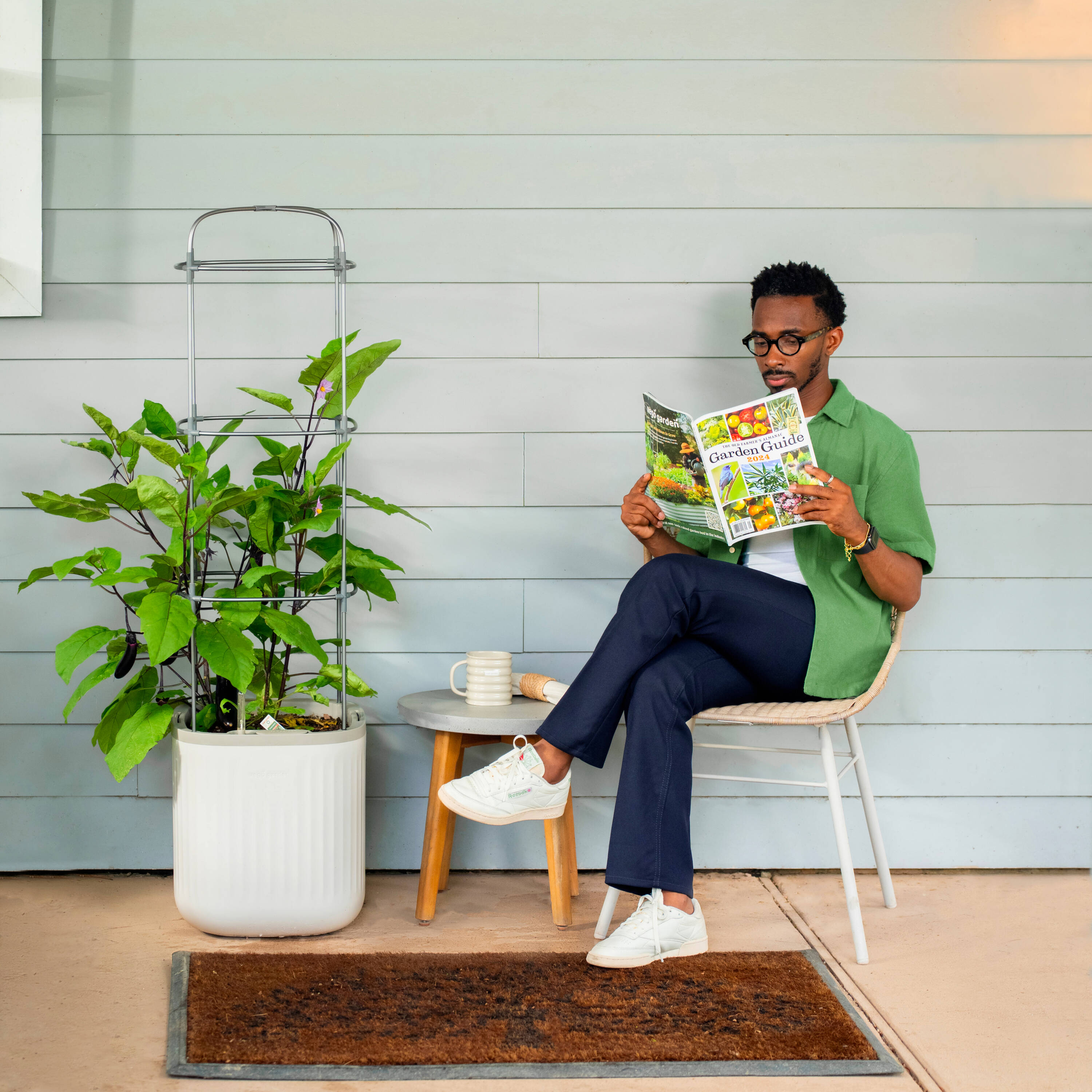 Cream White Self-Watering Indoor Outdoor Planter with Trellis
