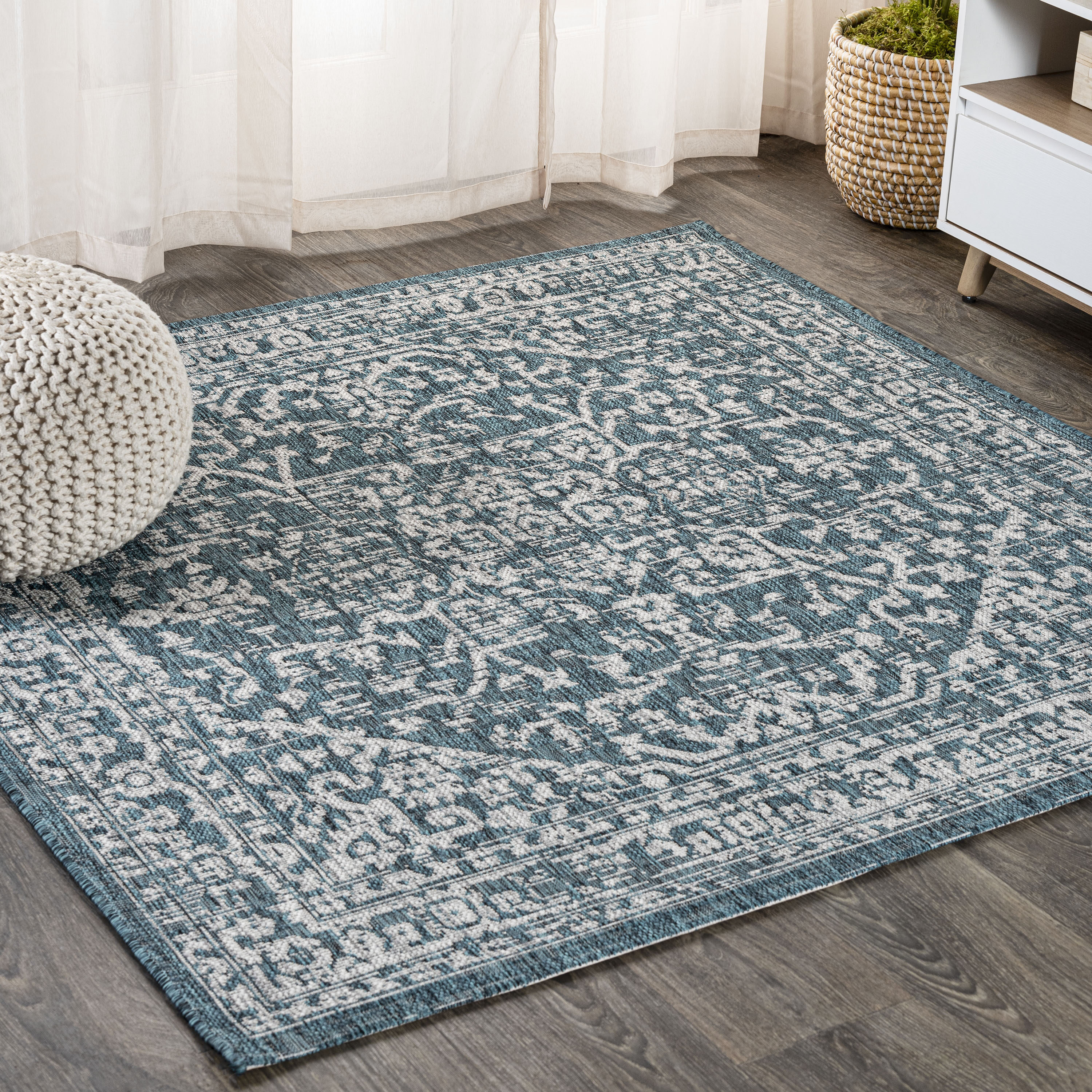 JONATHAN  Y SMB104B-5SQ Santa Monica Malta Textured Weave 5 x 5 (ft) Loomed Polypropylene Teal/Gray Square Indoor/Outdoor Distressed/Overdyed Persian Area rug