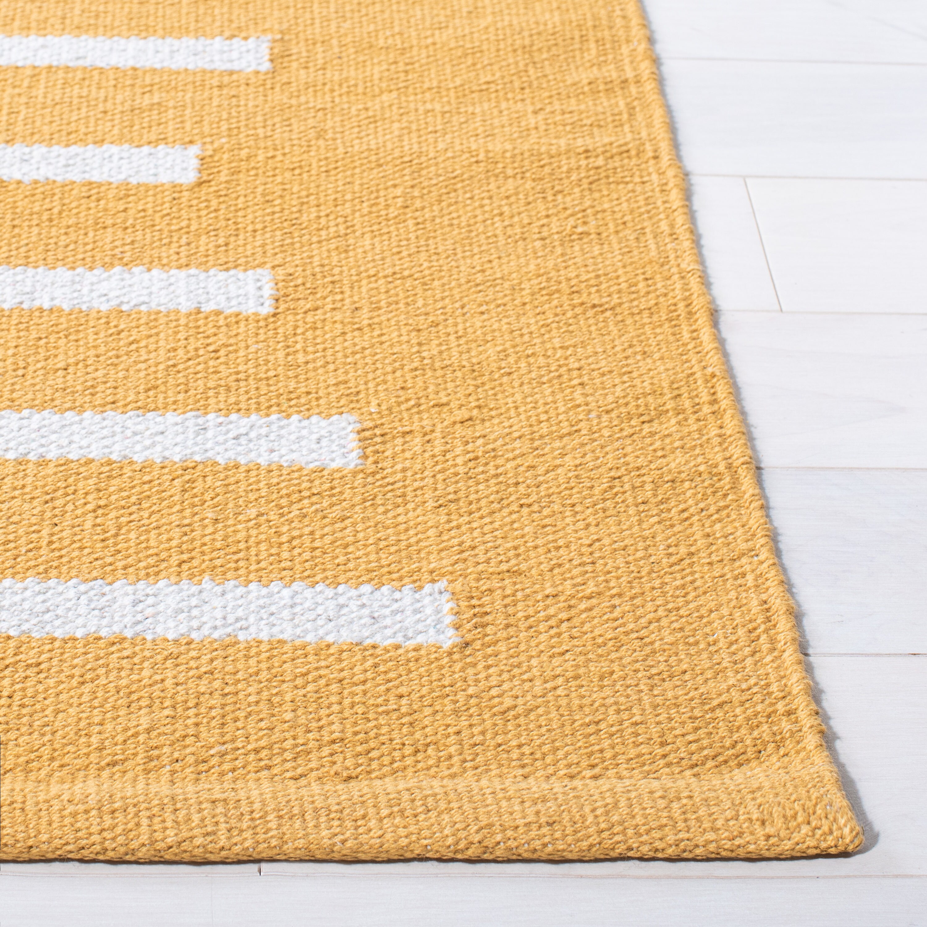 Safavieh MTK313D-5 rugs - View #3