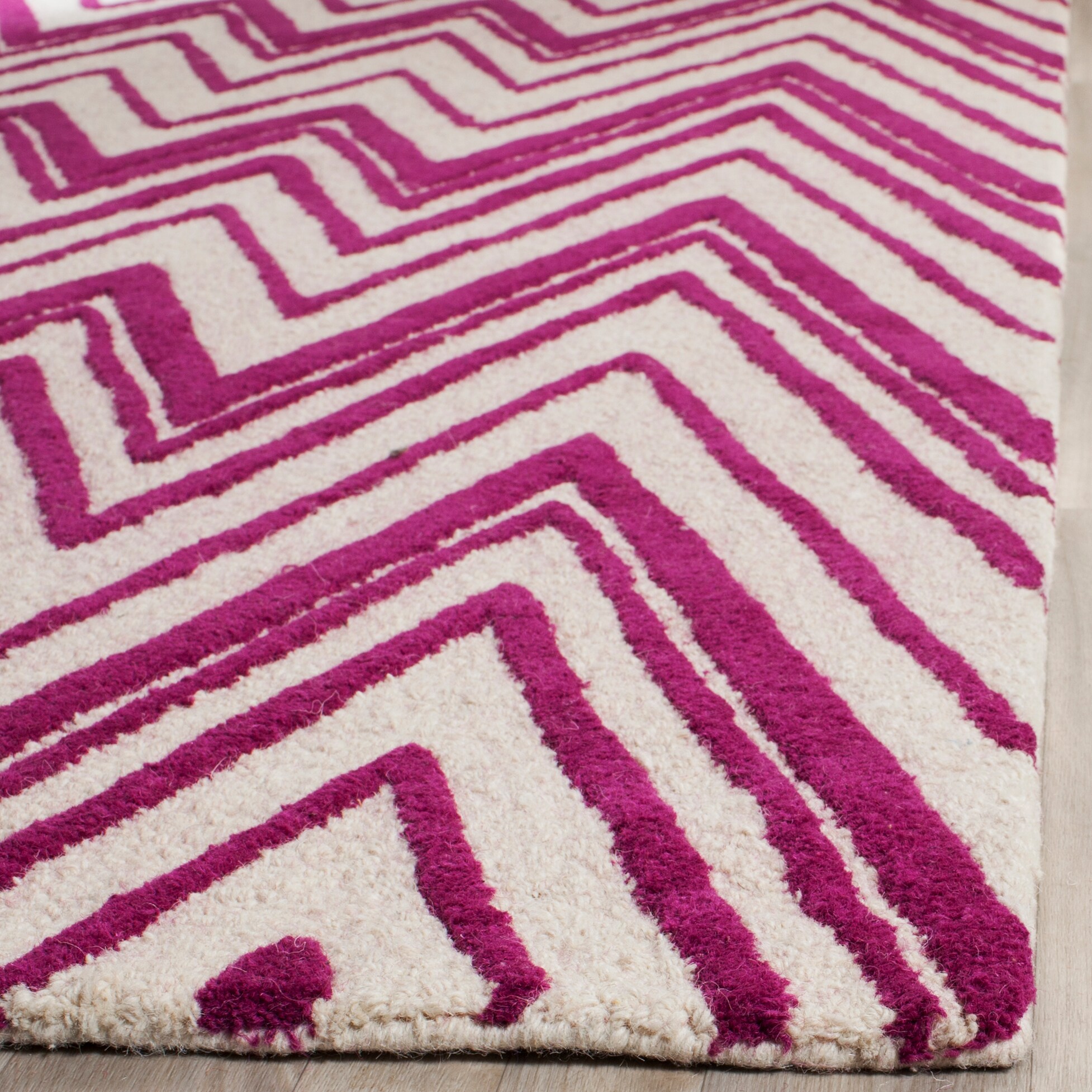 Safavieh CAM711F-5 rugs - View #4