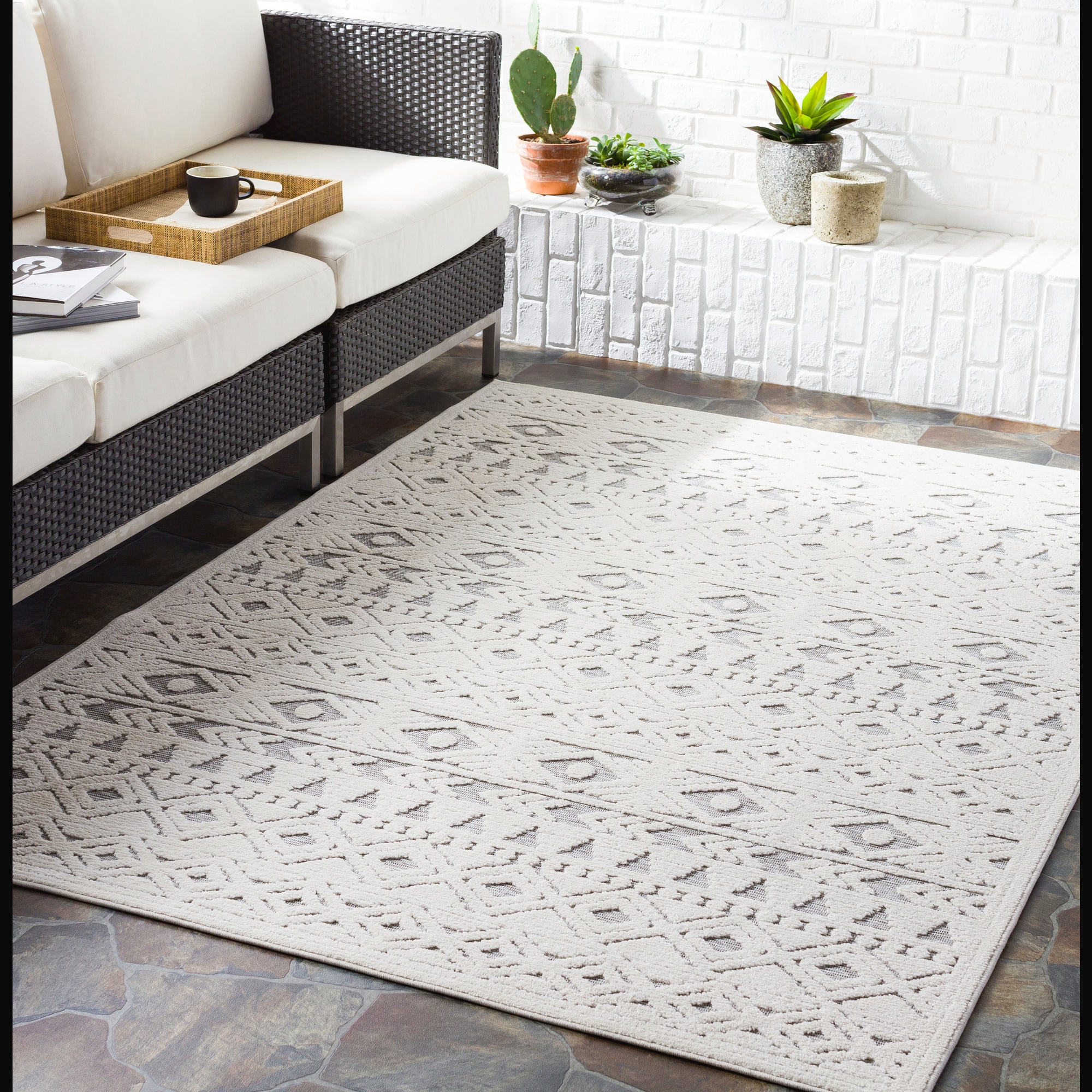 Surya GWC2306-679 7 x 9 (ft) Polypropylene Medium Gray Rectangular Indoor/Outdoor Geometric Global Area rug