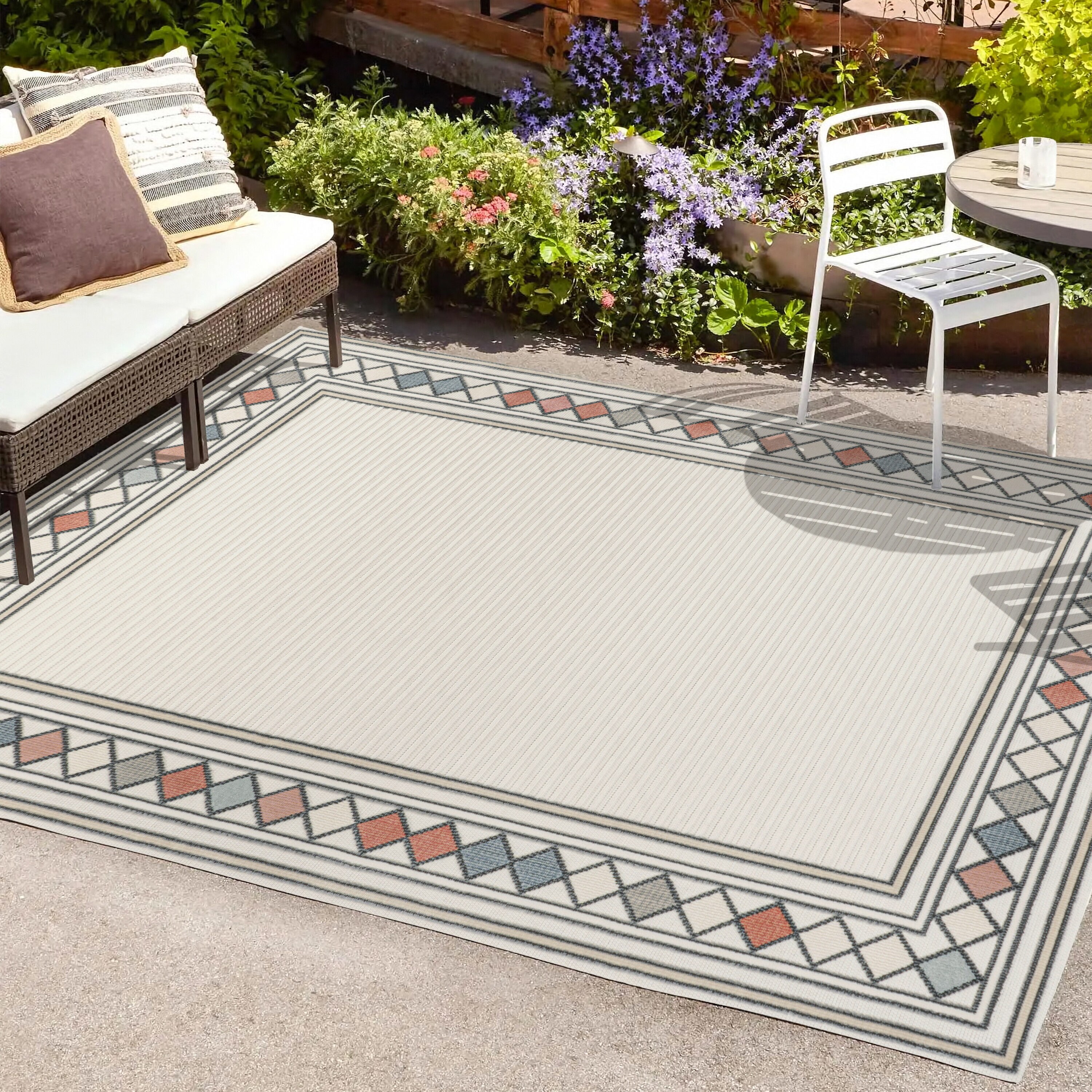 Ivory Beige Geometric Synthetic 5'x8' Reversible Indoor/Outdoor Rug