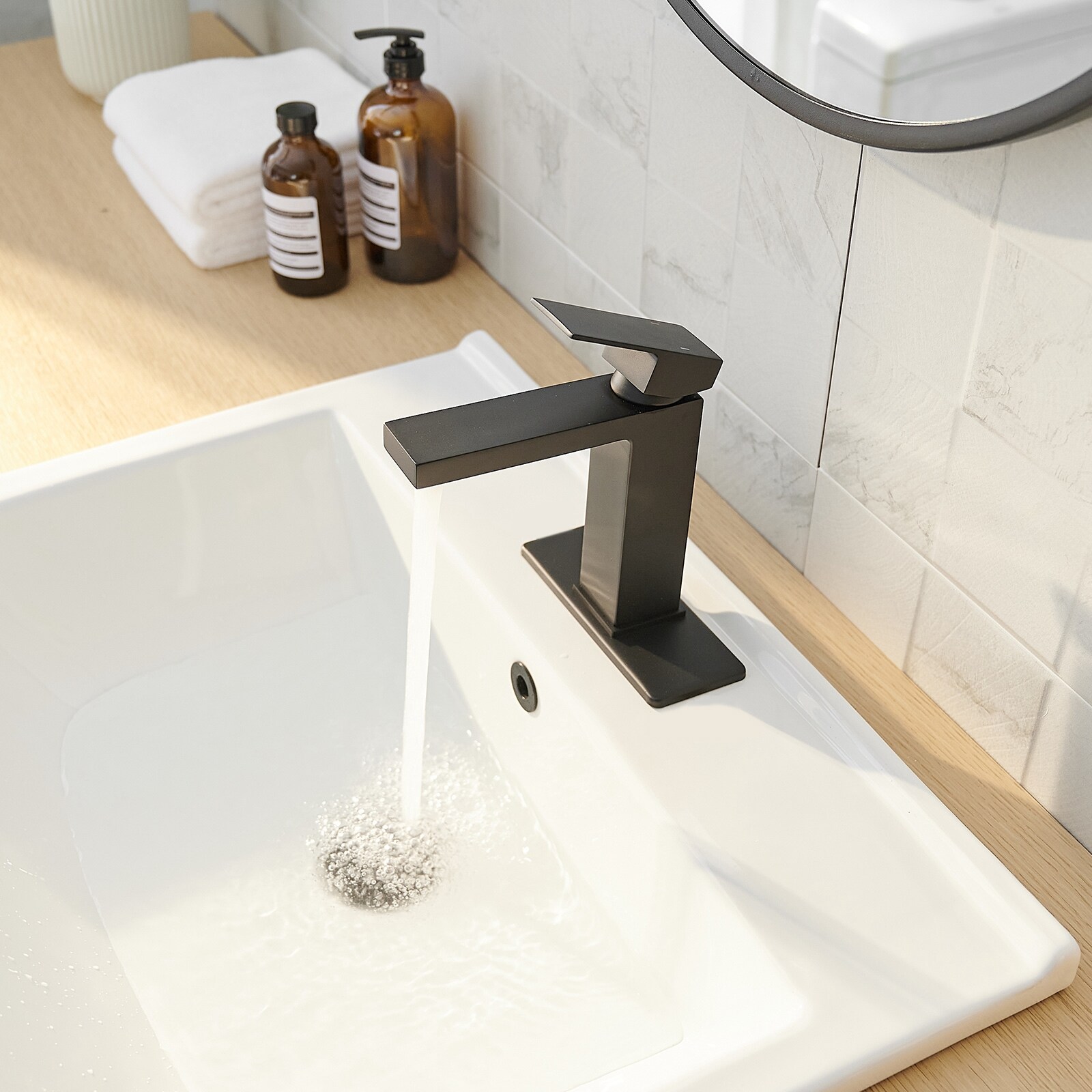 BWE Matte Black Single Hole 1-Handle Bathroom Sink Faucet With Deck ...