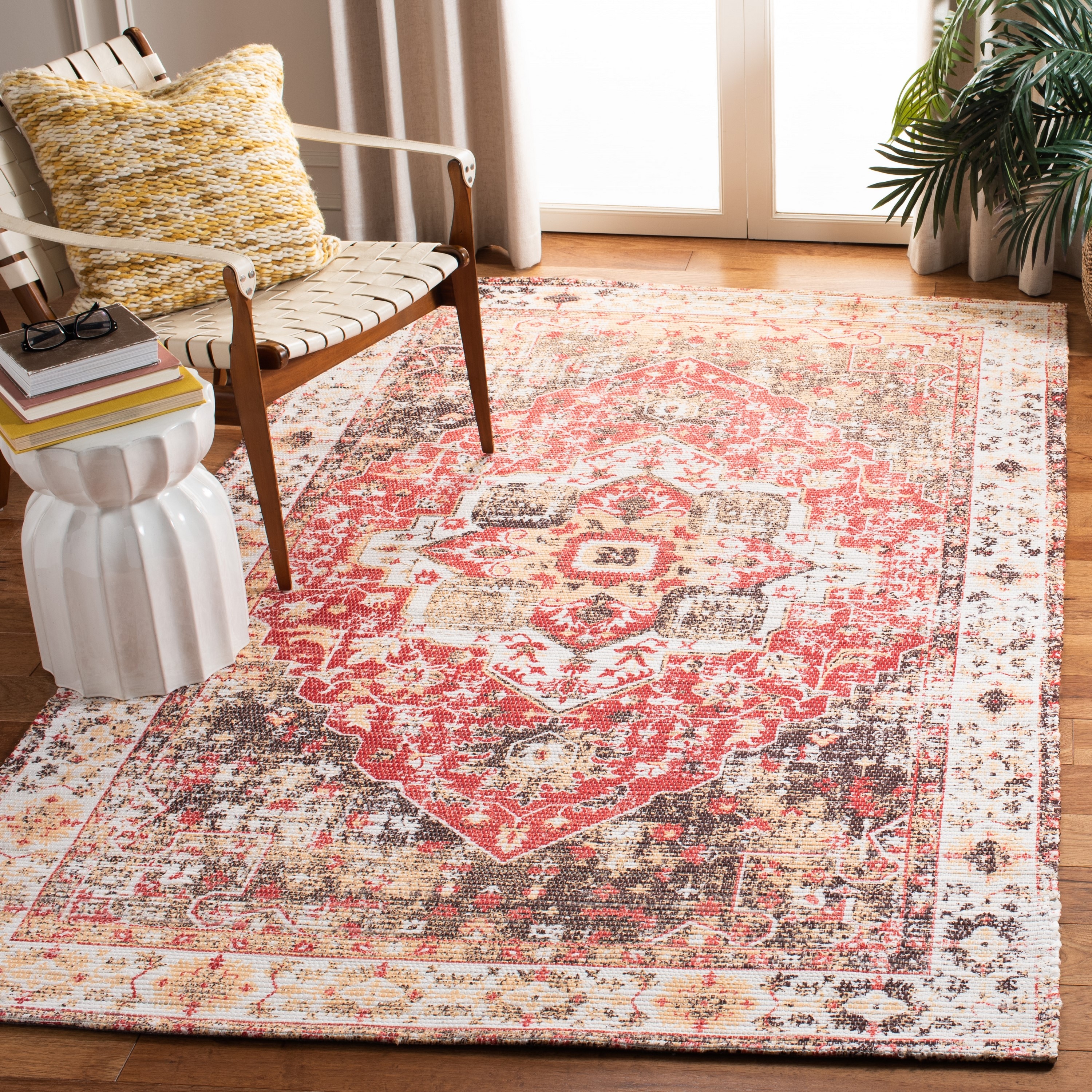 Safavieh SFN389C-3 Saffron Frida 3 x 5 (ft) Loomed Polyester Ivory/Red Rectangular Indoor Distressed/Overdyed Vintage Throw rug