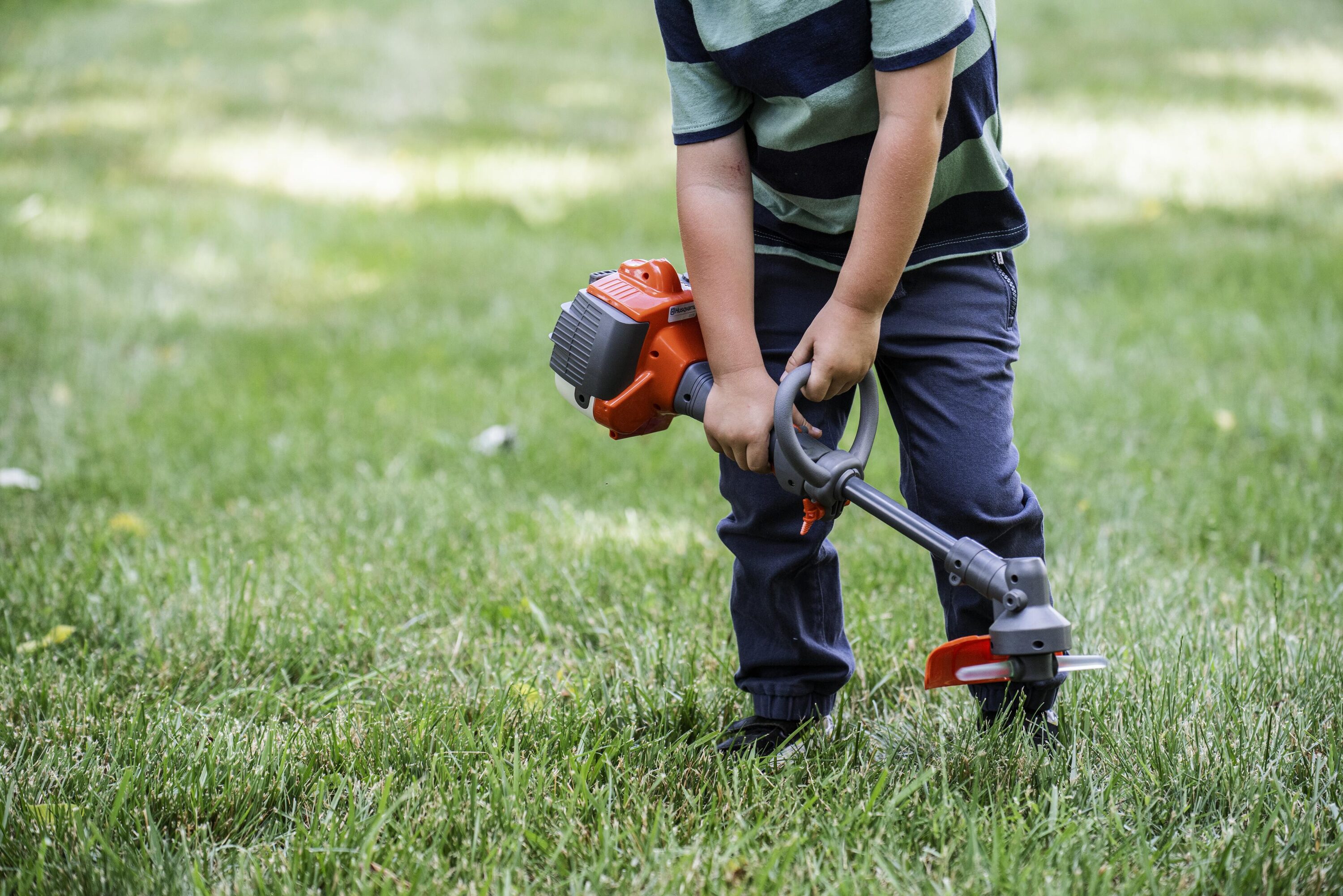Husqvarna 1.5-volt Toy String Trimmer (Battery Included) in the Kids at Lowes.com