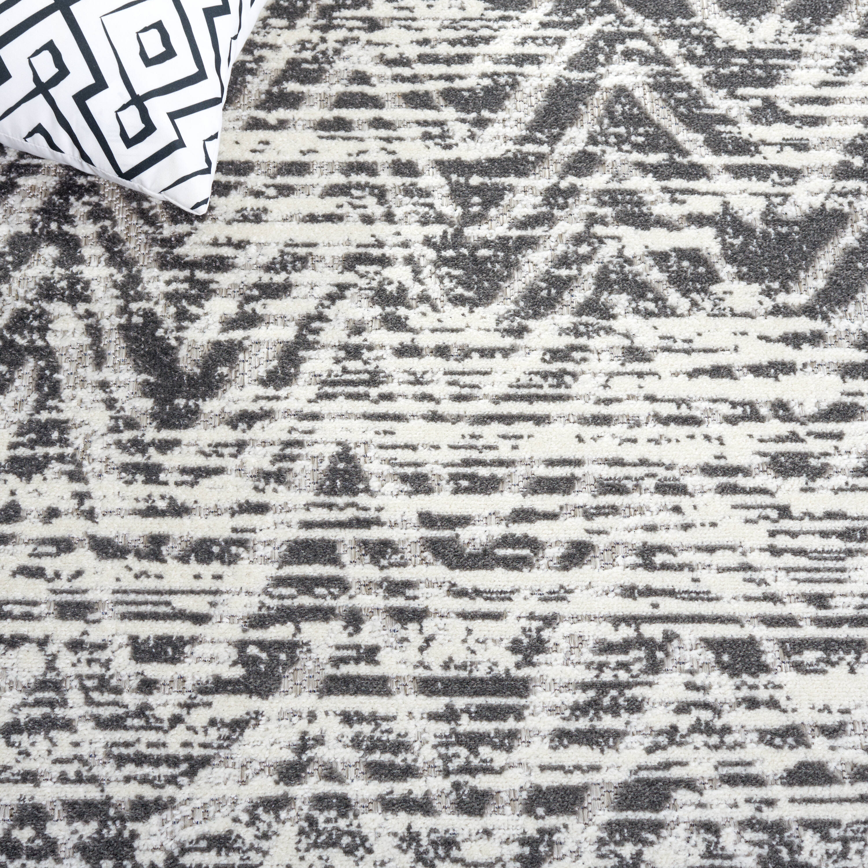 Gray Chevron Rectangular Synthetic Indoor/Outdoor Area Rug
