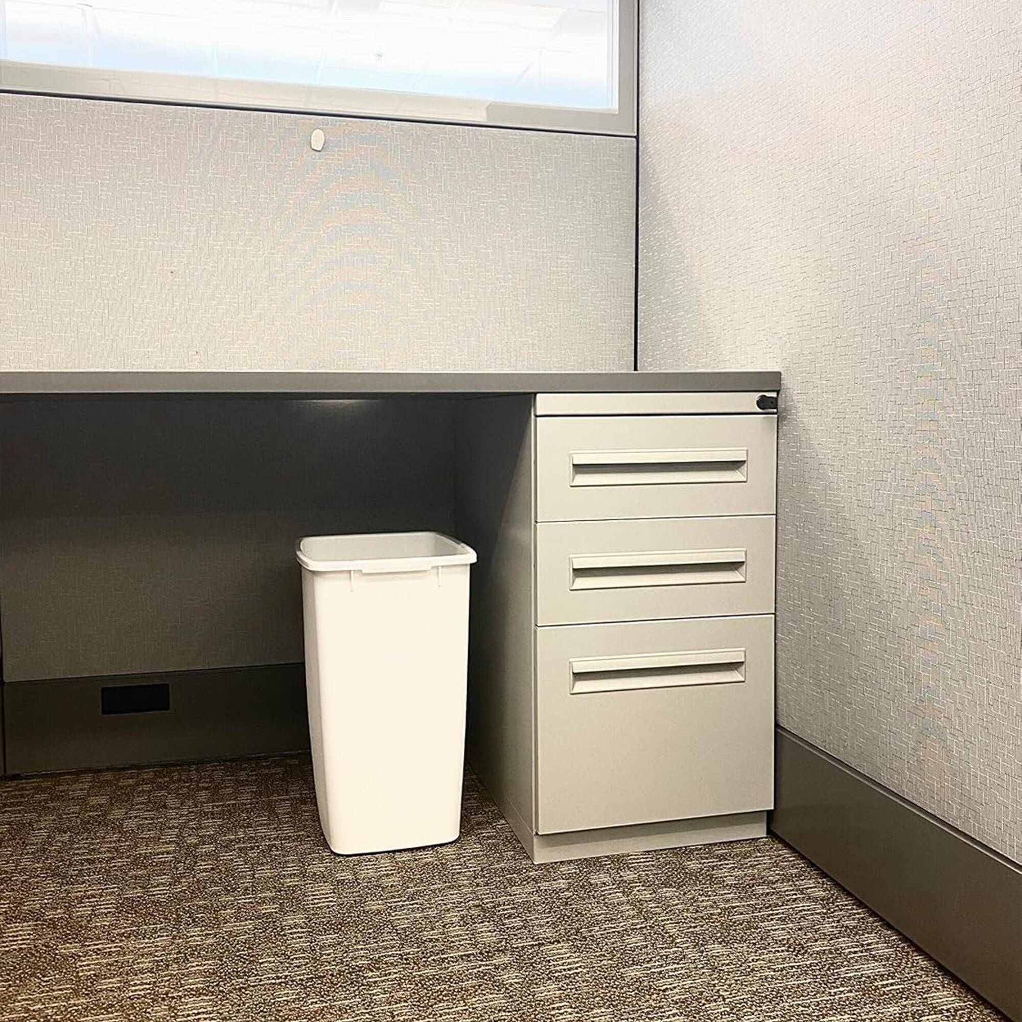 Rubbermaid FG2806TPWHT m031725 - View #2