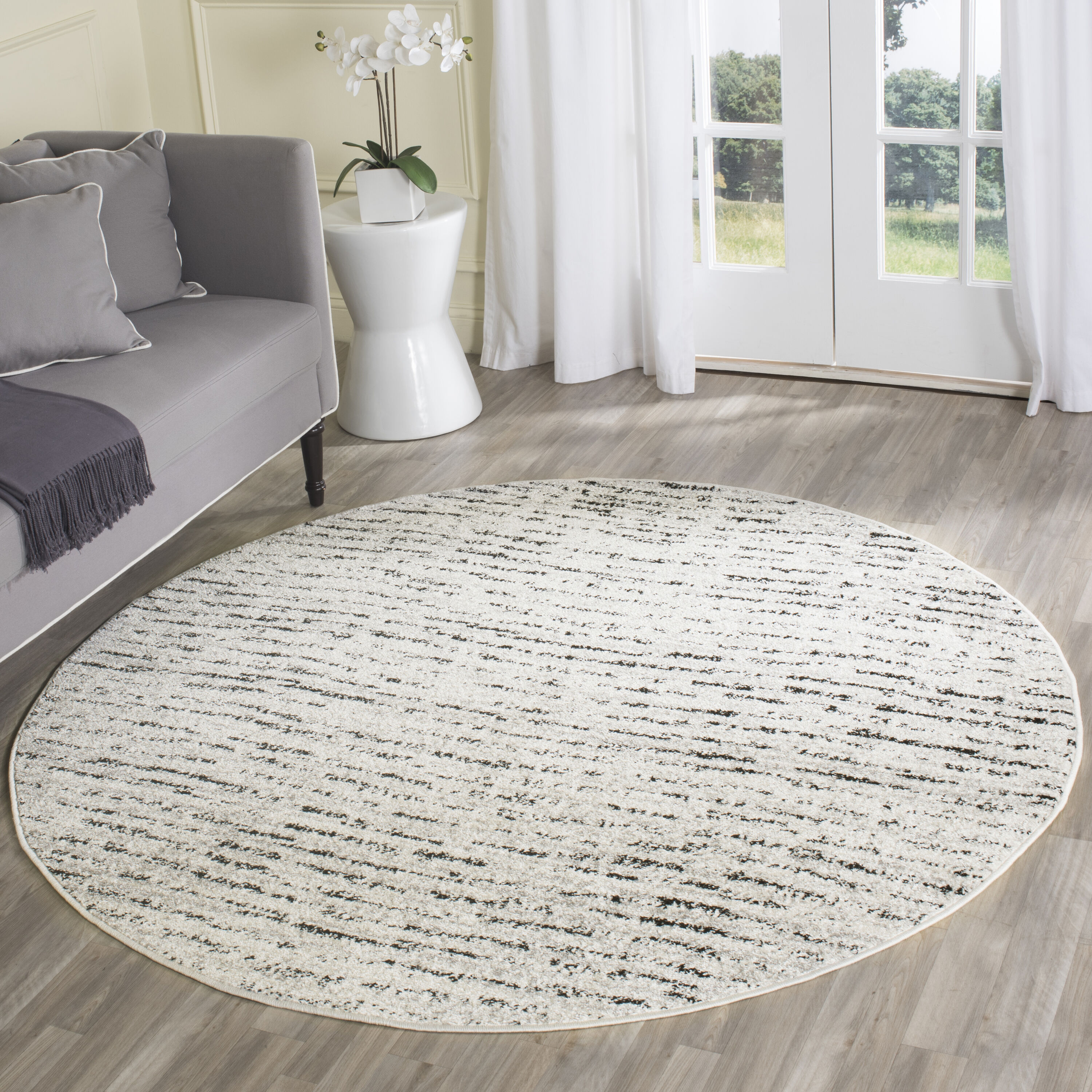 Safavieh ADR117B-6R Adirondack Lorenzo 6 x 6 (ft) Loomed Polypropylene Ivory/Silver Round Indoor Distressed/Overdyed Industrial Area rug