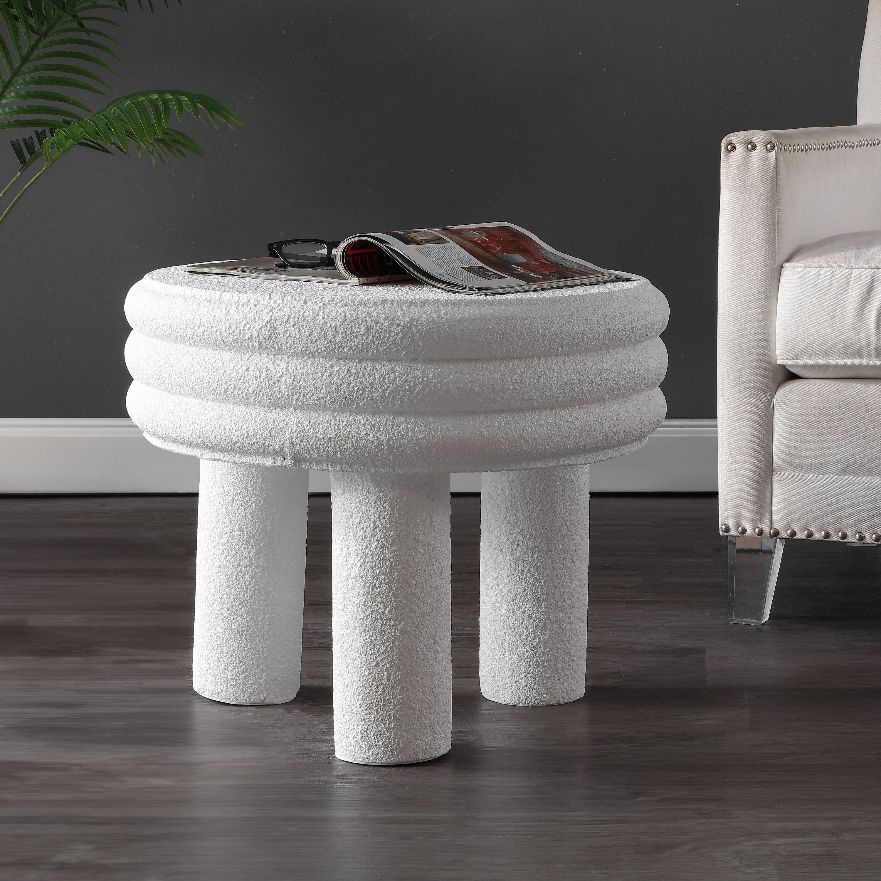 JONATHAN  Y TBL1106C Rashida Contemporary Minimalist Curvy Round Outdoor End Table 21.75-in W x 21.75-in L