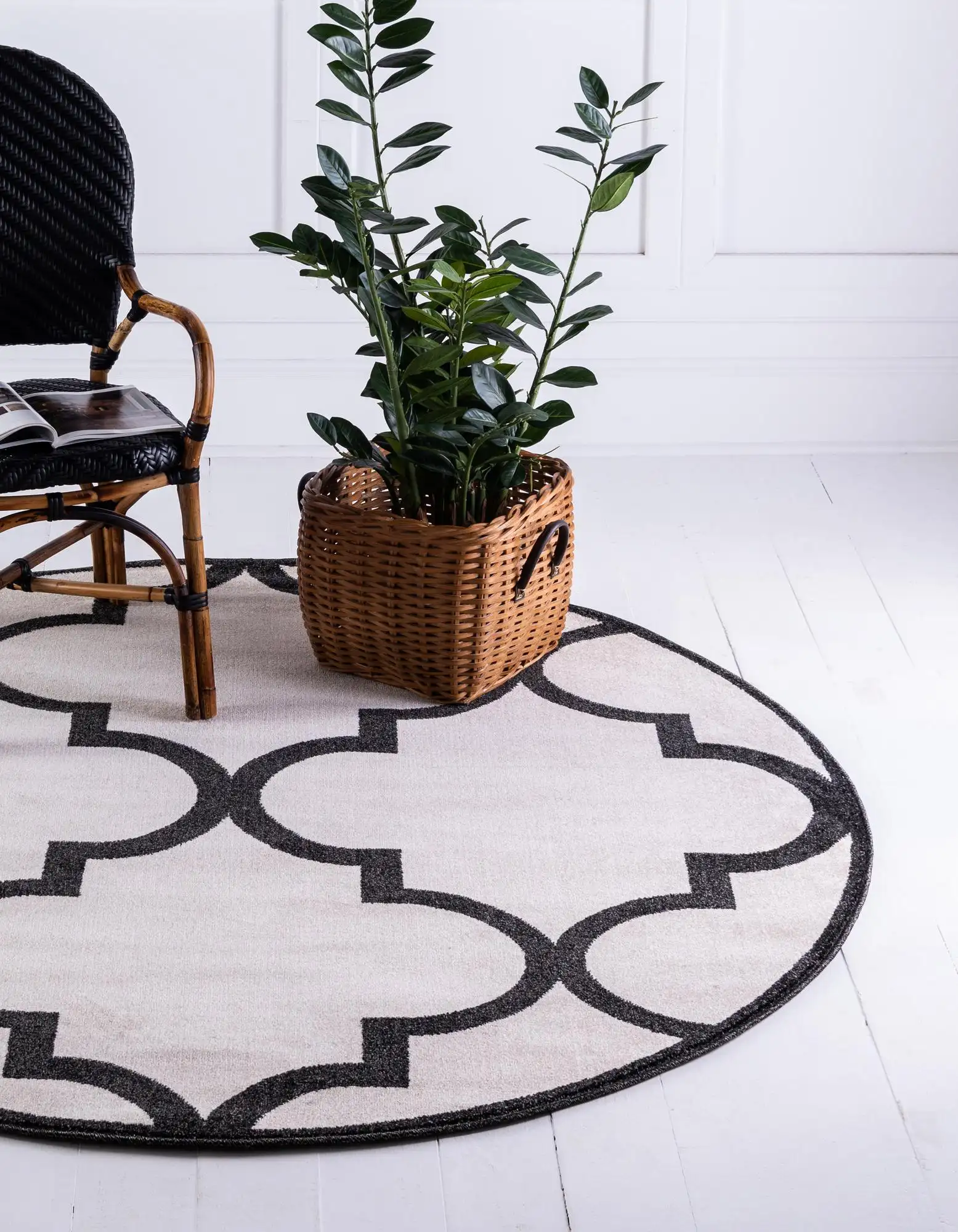 Unique Loom 6 ft Round Rug in Beige