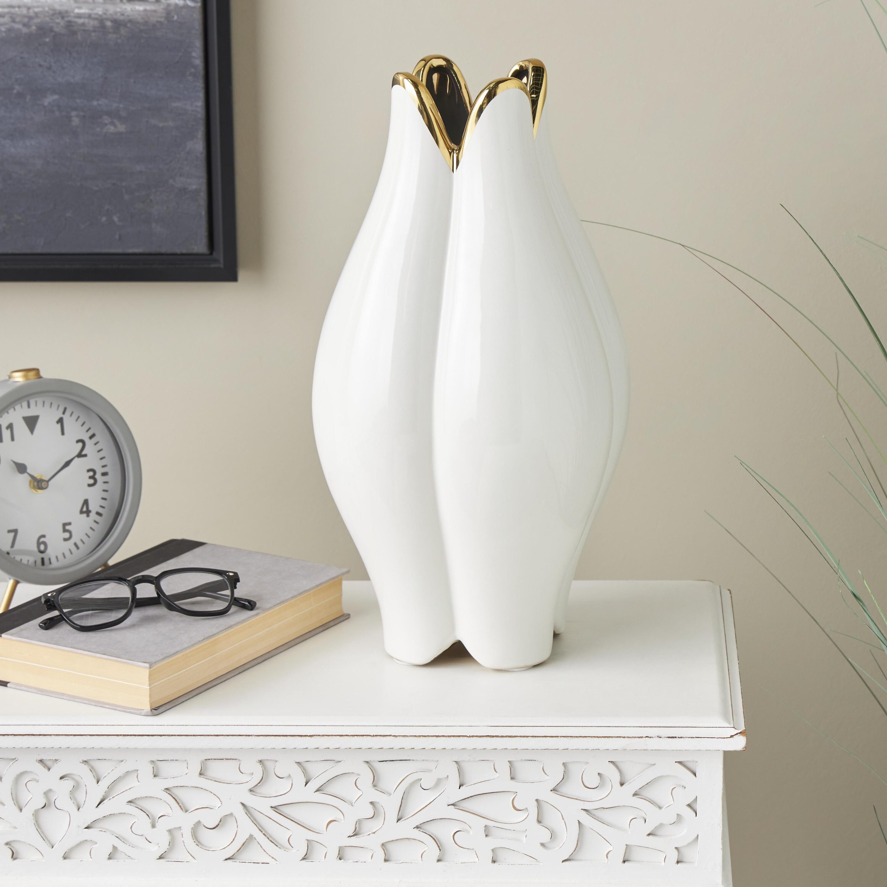 Grayson Lane 823361 White Ceramic Modern Vase