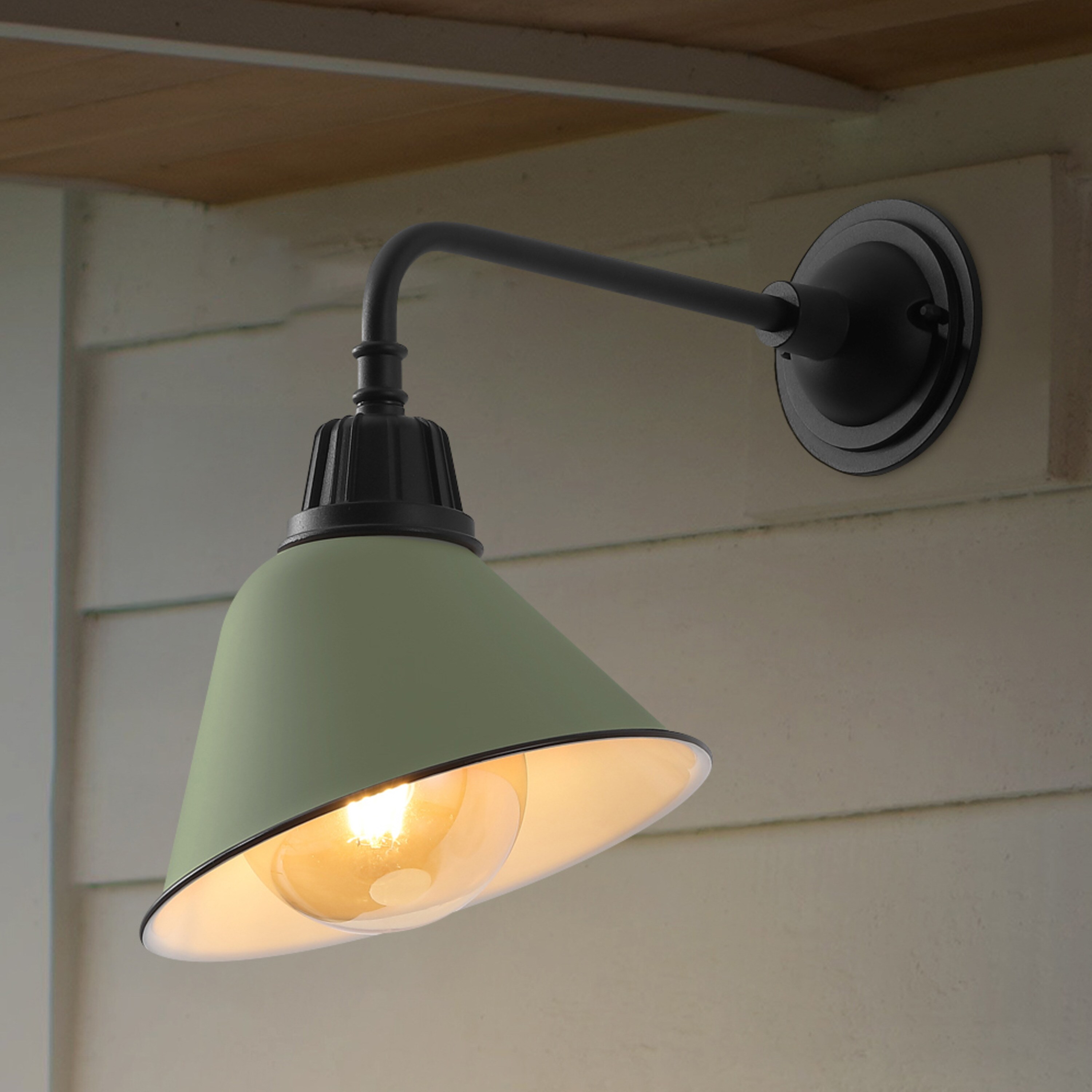 JONATHAN  Y JYL7612I Croydon Farmhouse Industrial Iron Gooseneck Arm 1 -Light 15-in H Polished Green Hardwired Outdoor Wall Light