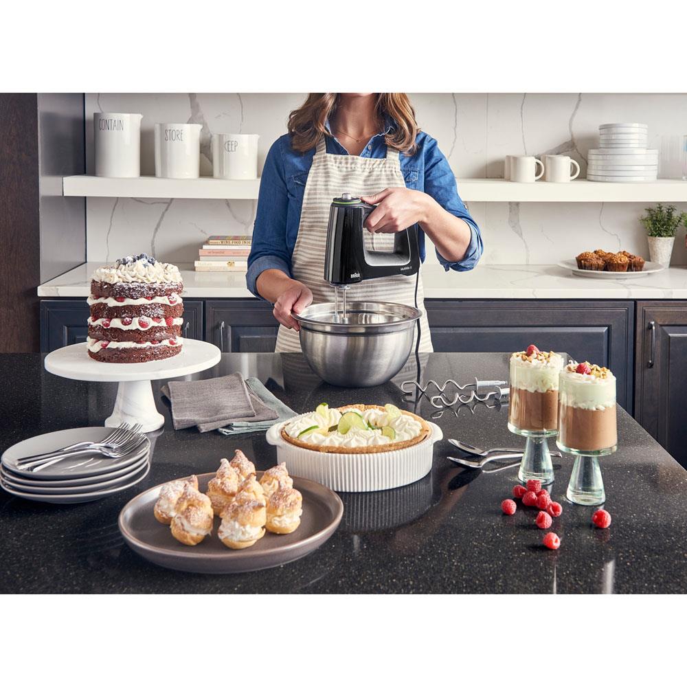 Braun Electric Hand Mixer, 9-Speed, Lightweight with Soft Anti-Slip Handle,  Accessories to Beat & Whisk, Dough Hooks to Knead, 2-Cup Chopper & Storage