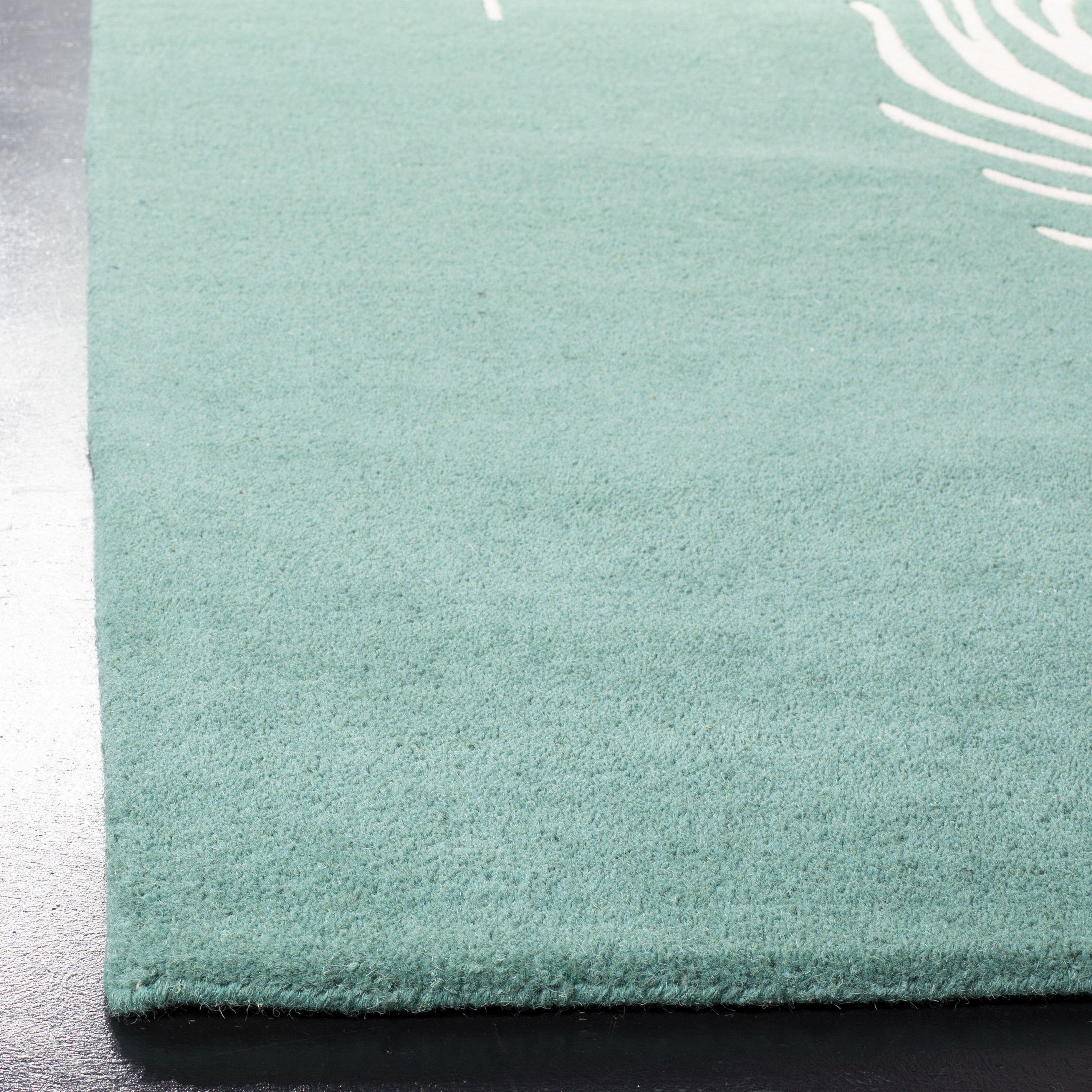 Safavieh SOH704T-2 rugs - View #3