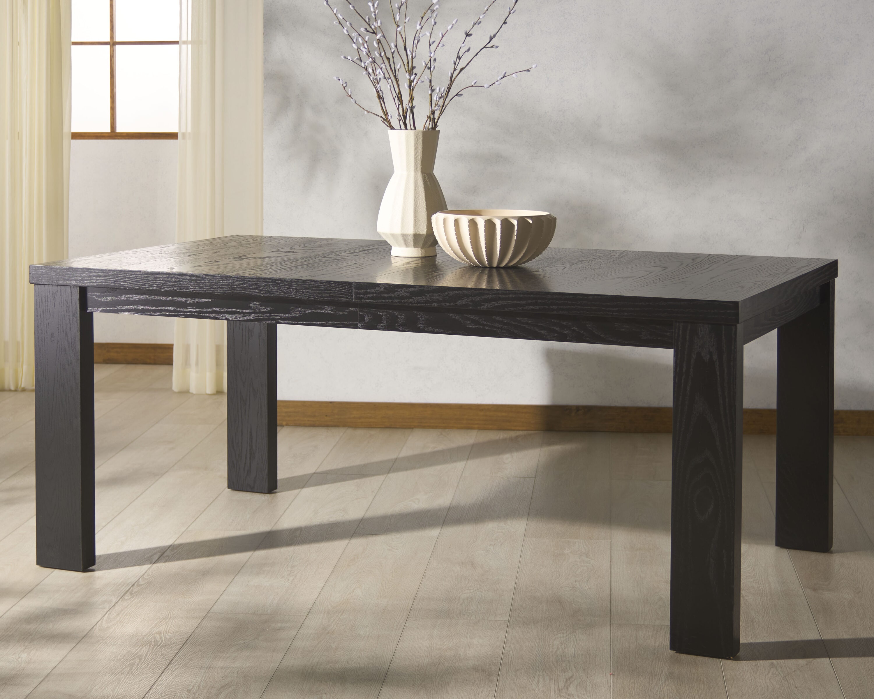 Desmond Extendable Wood Dining Table/Black