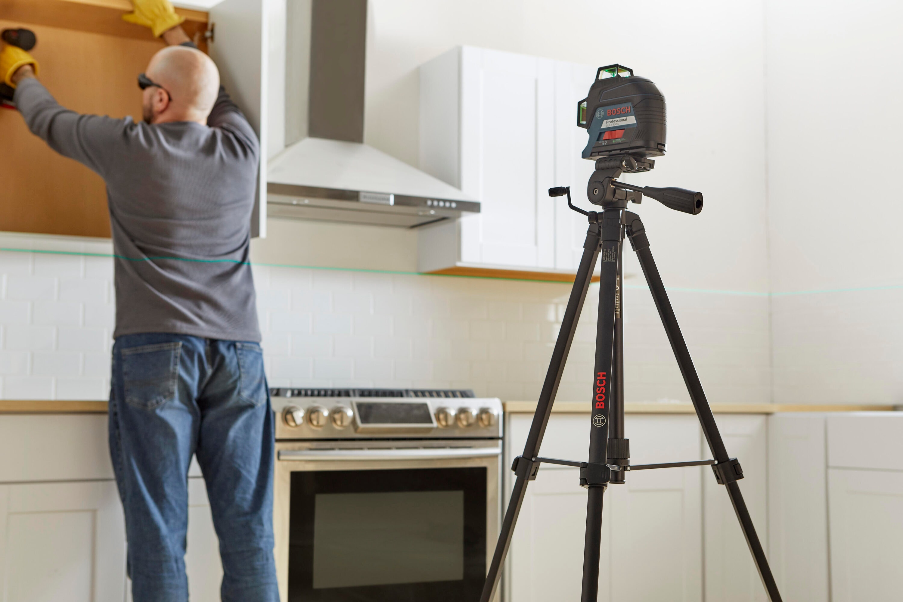 Bosch, Compact Tripod with Extendable Height for Use with Line 2024 Lasers, Point Las