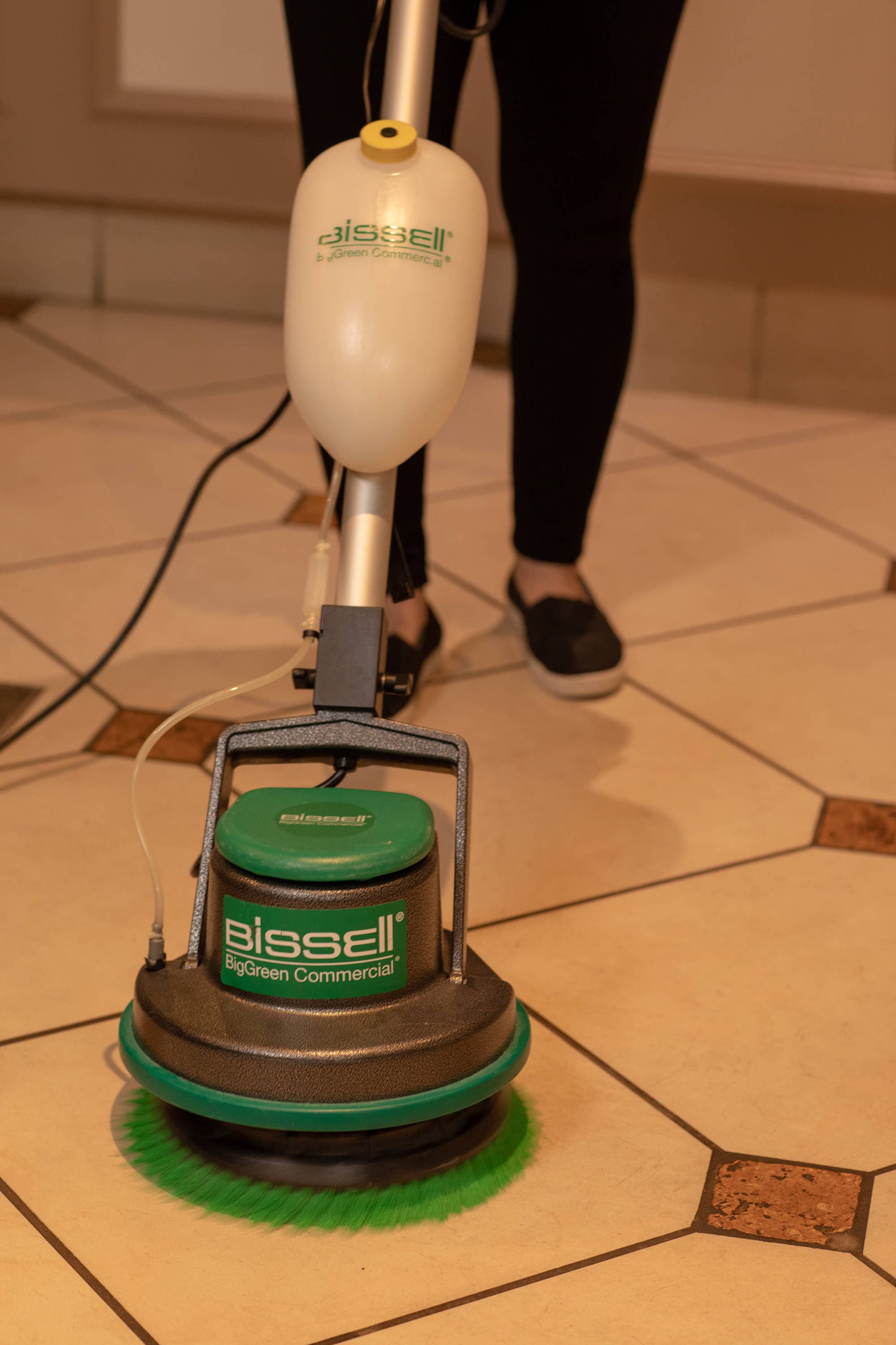 Bissell Commercial Orbital Floor Scrubber 175-Speed 2-Gallons Floor Scrubber