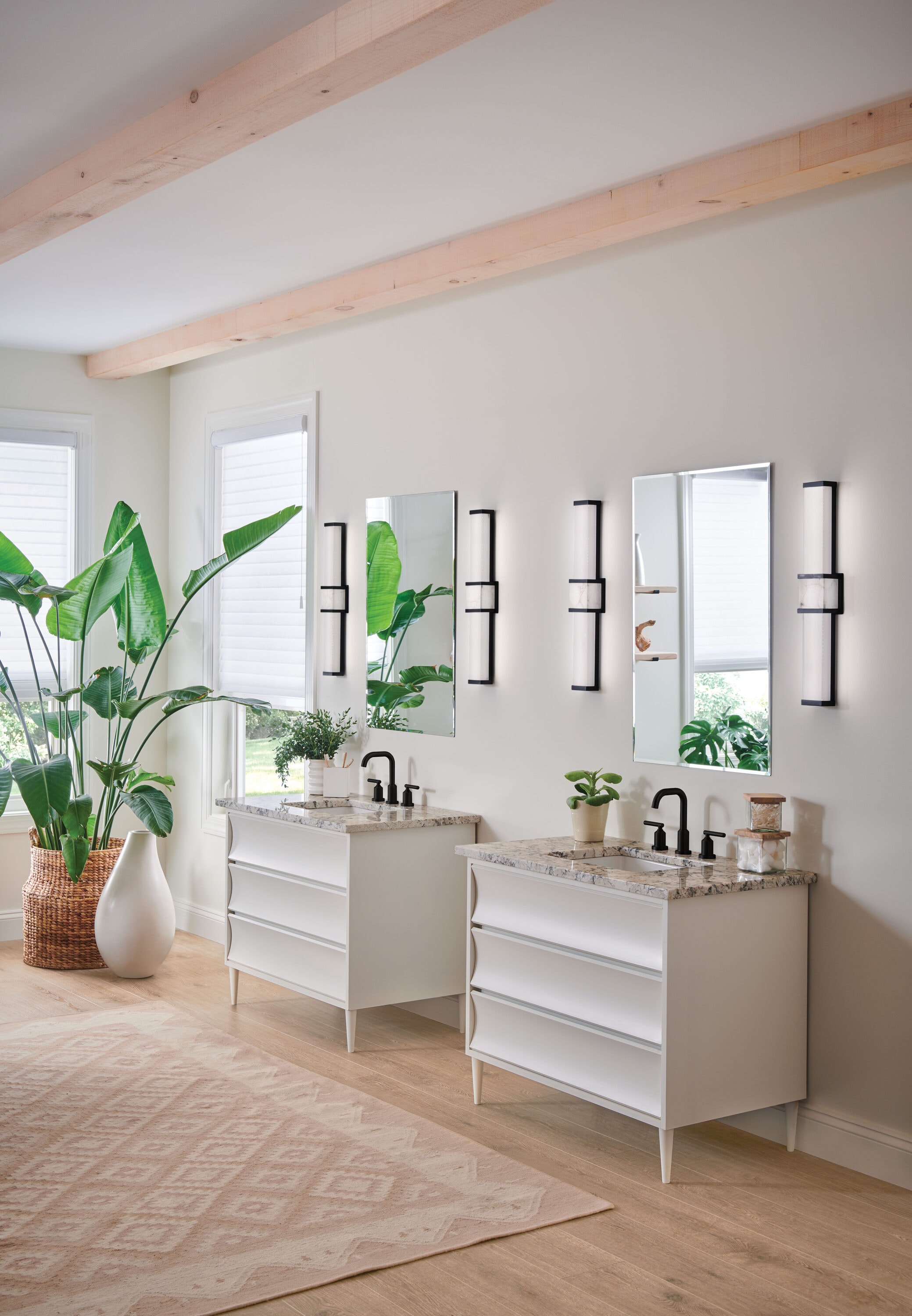 Pietra Luxe Black LED Bath Vanity Light, 24" Integrated
