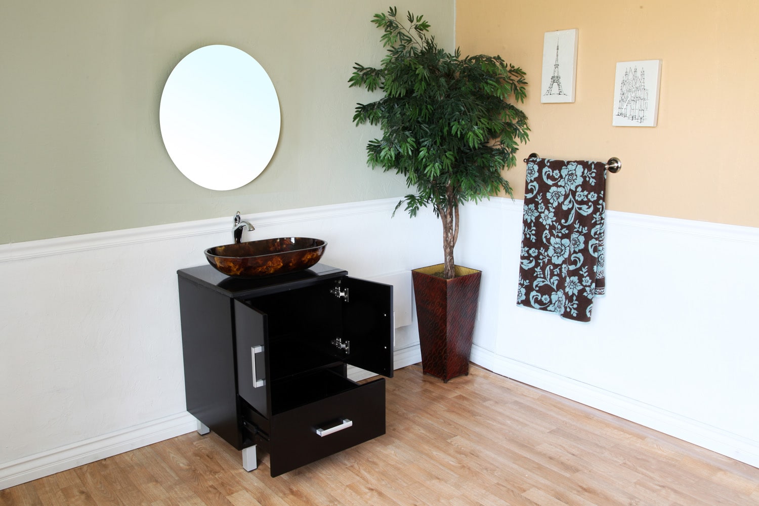 22 Black Bathroom Décor That Proves Black Is Back