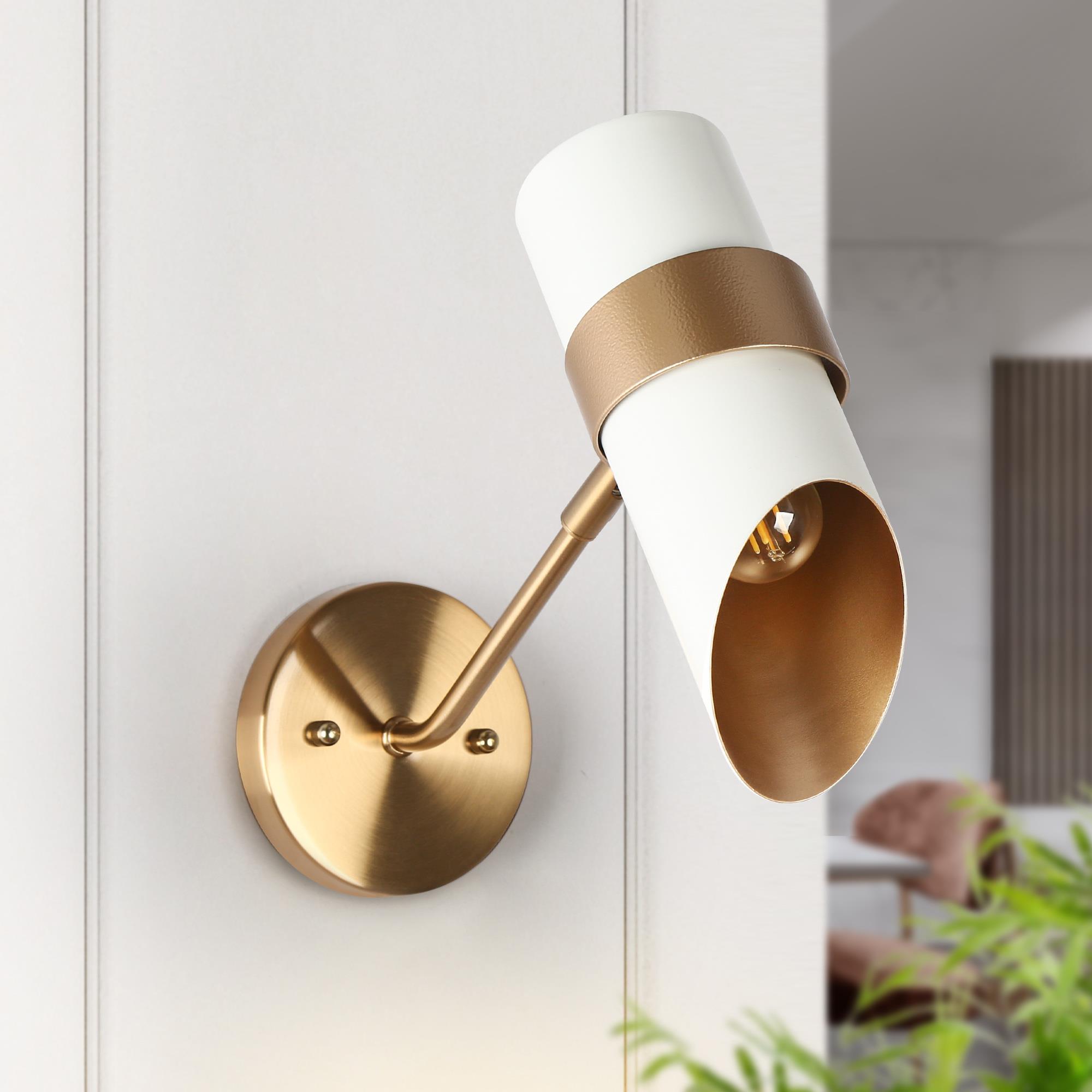 LNC LIAIAVN062AS8C Charonefos 4.7-in W 1 -Light Polished Gold Wall Sconce