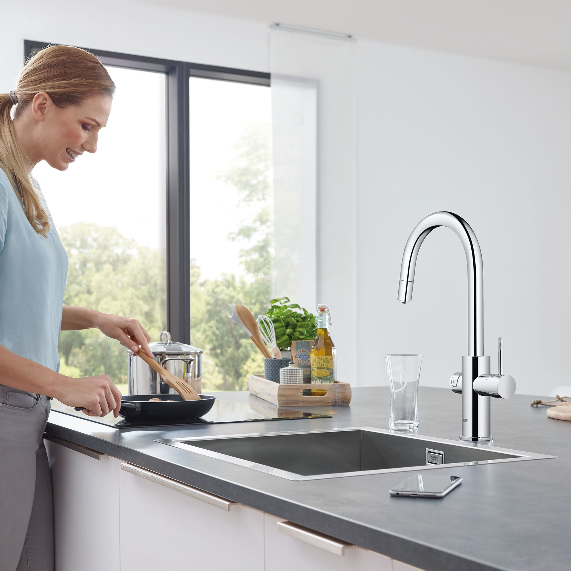 GROHE Blue Chrome Single Handle High-arc Filtered Kitchen Faucet in the  Kitchen Faucets department at